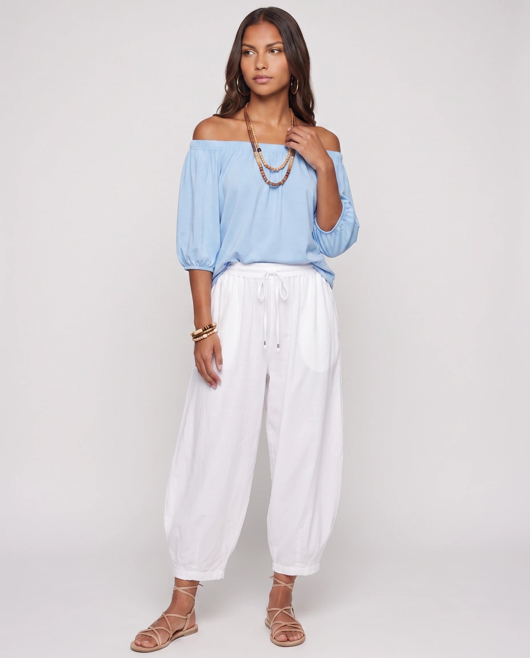Ensemble epaules denudees et pantalon sarouel Bleu Ciel vue de face studio - Lorene | Zolena
