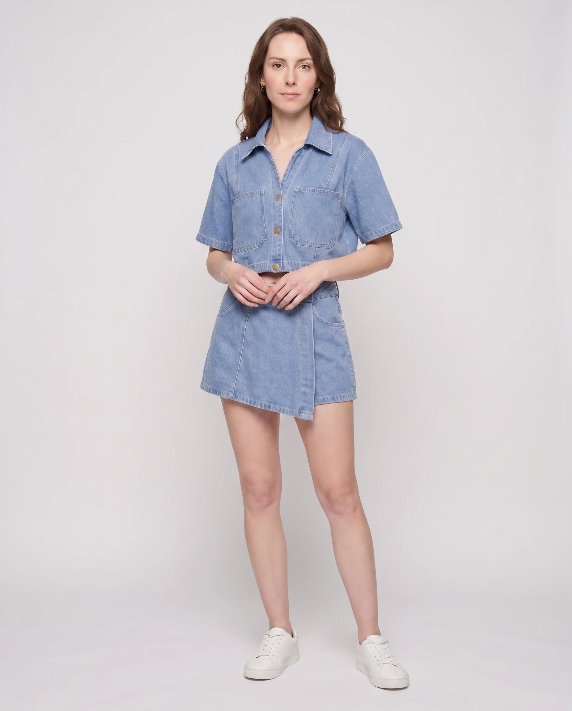 Ensemble veste courte et jupe-short en jean Bleu Ciel, vue de face studio