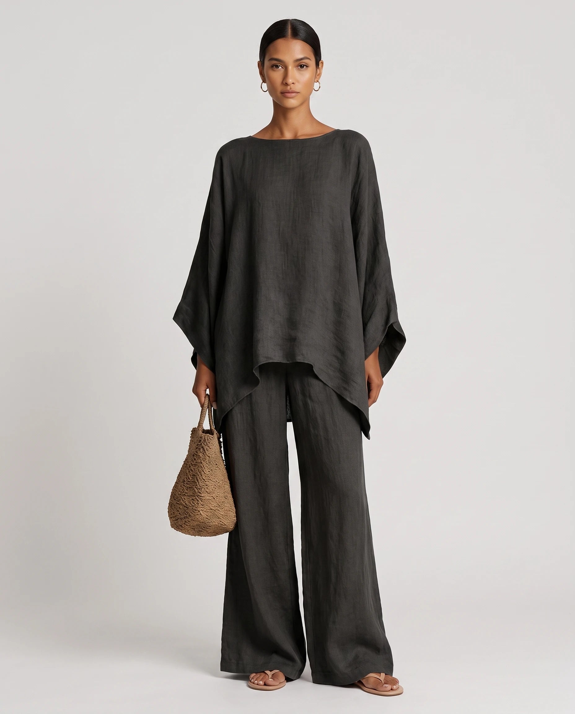 Ensemble tunique oversize et pantalon large en lin Eudoxie, coloris Anthracite, vue de face en studio