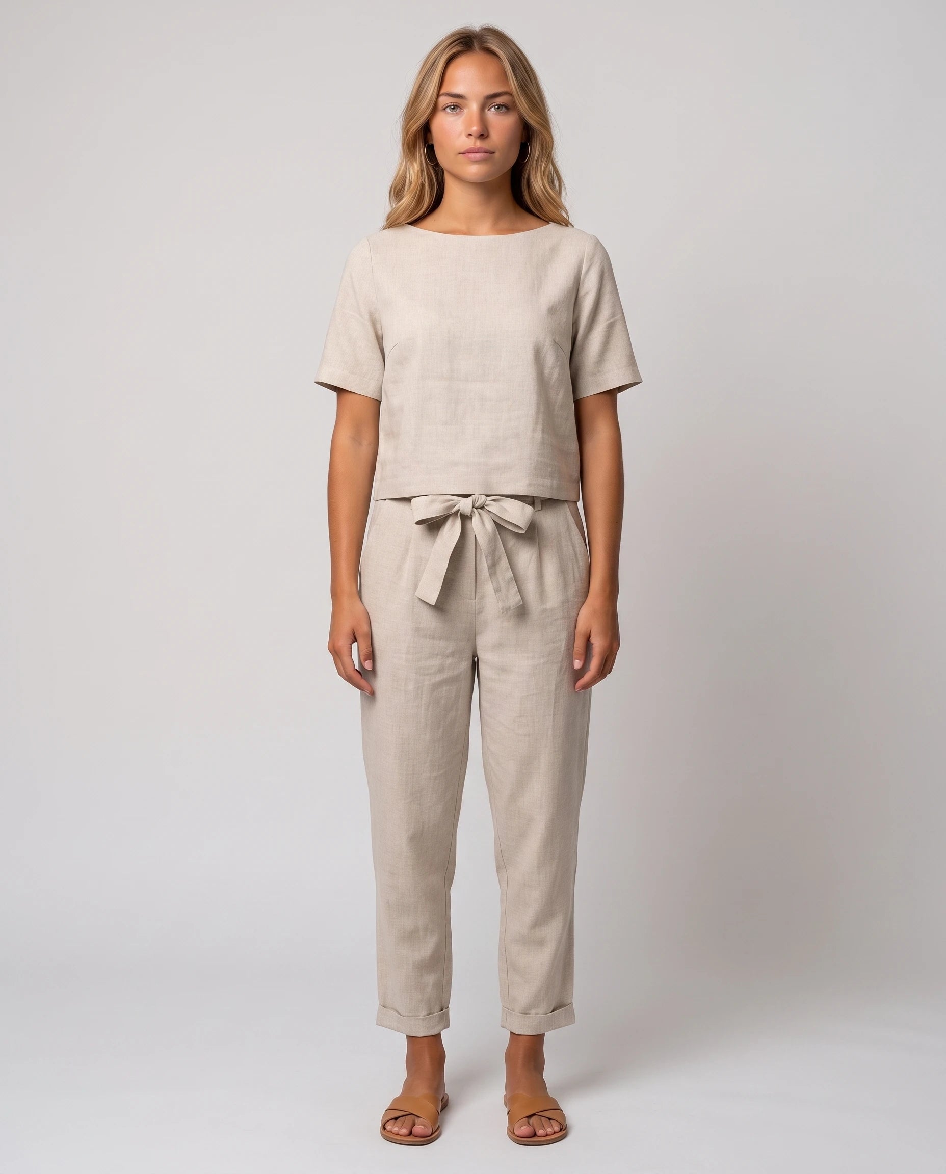 Ensemble en lin Éliane Beige — vue de face studio