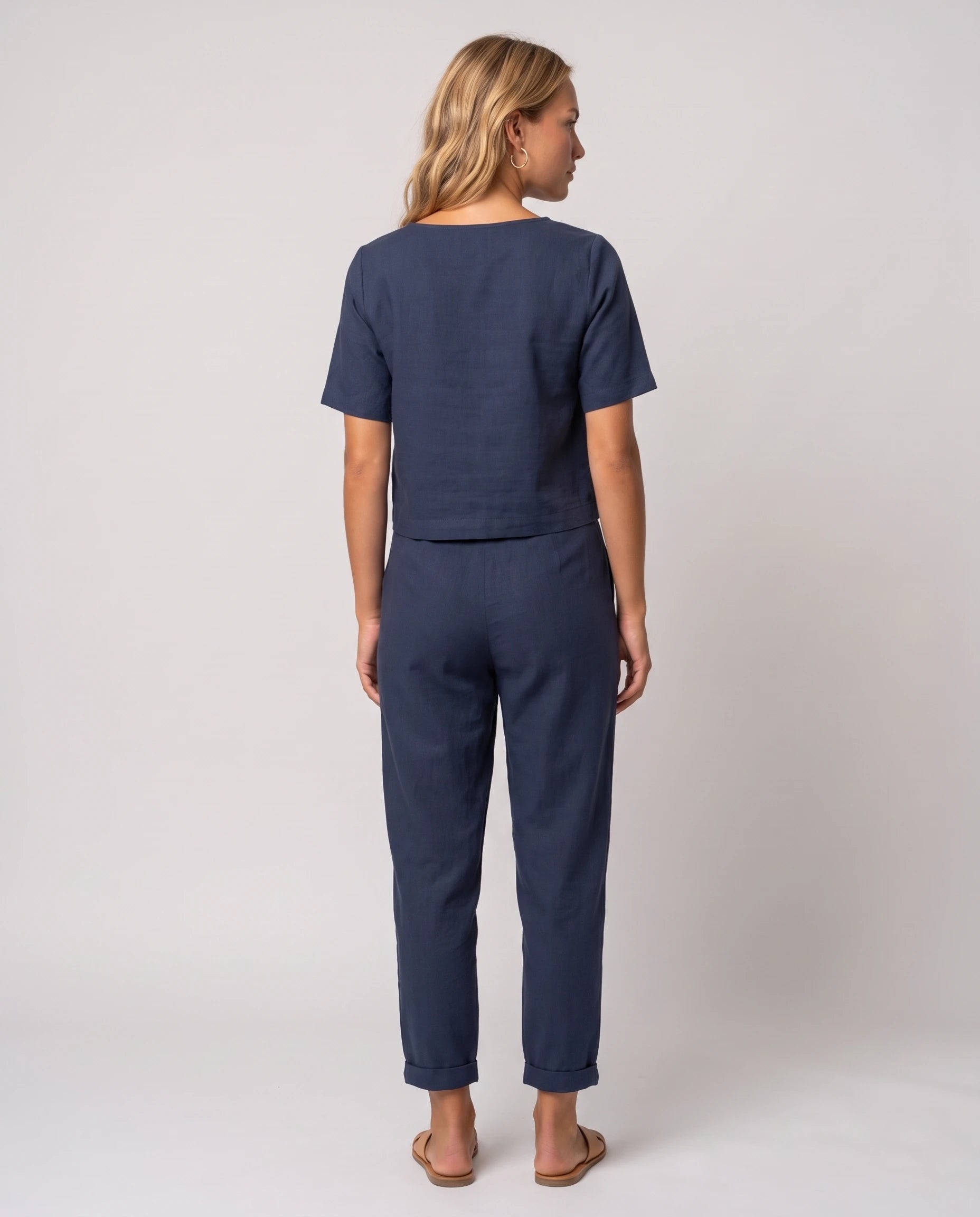 Ensemble en lin Éliane Bleu Marine — vue de dos