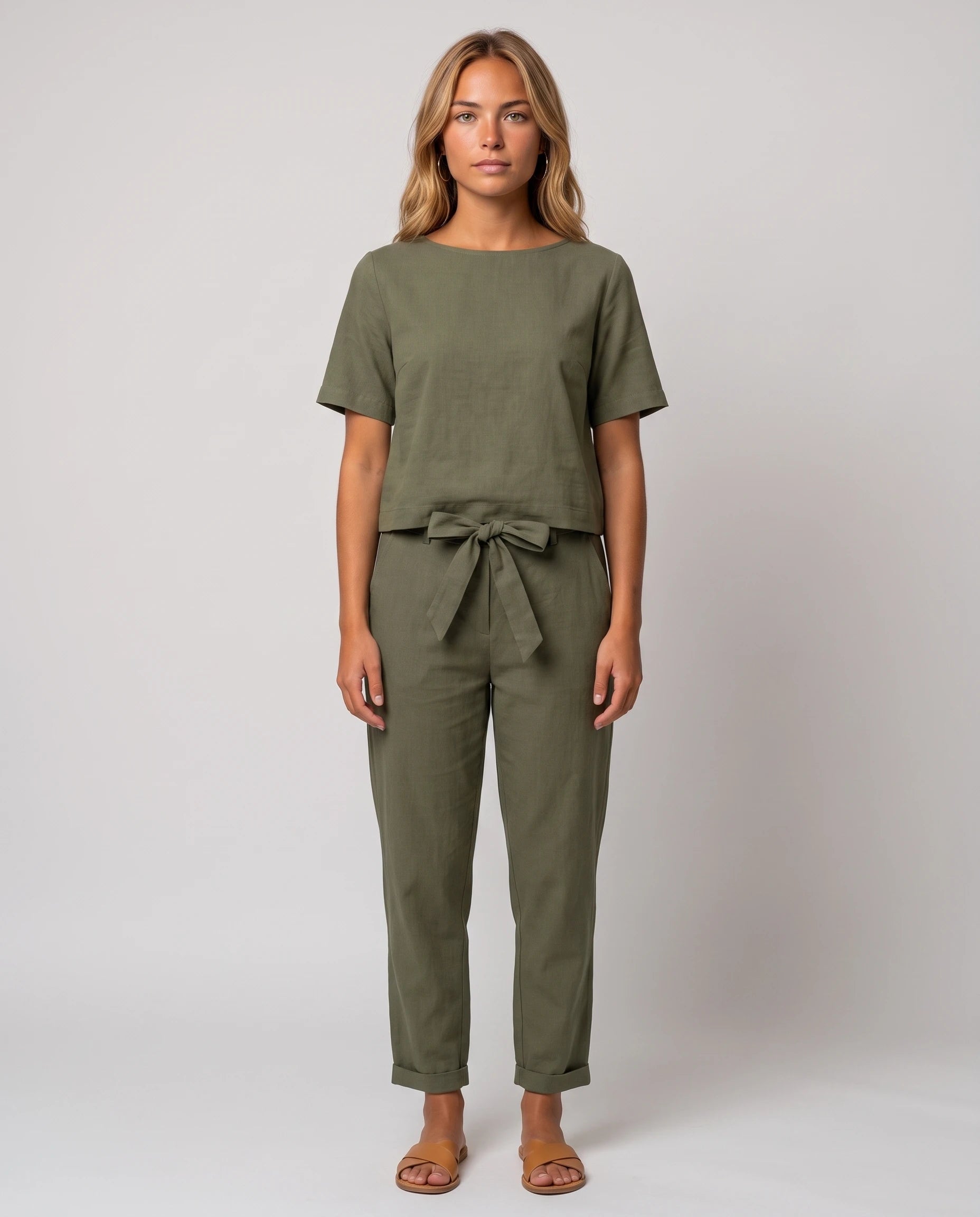 Ensemble en lin Éliane Vert Olive — vue de face studio
