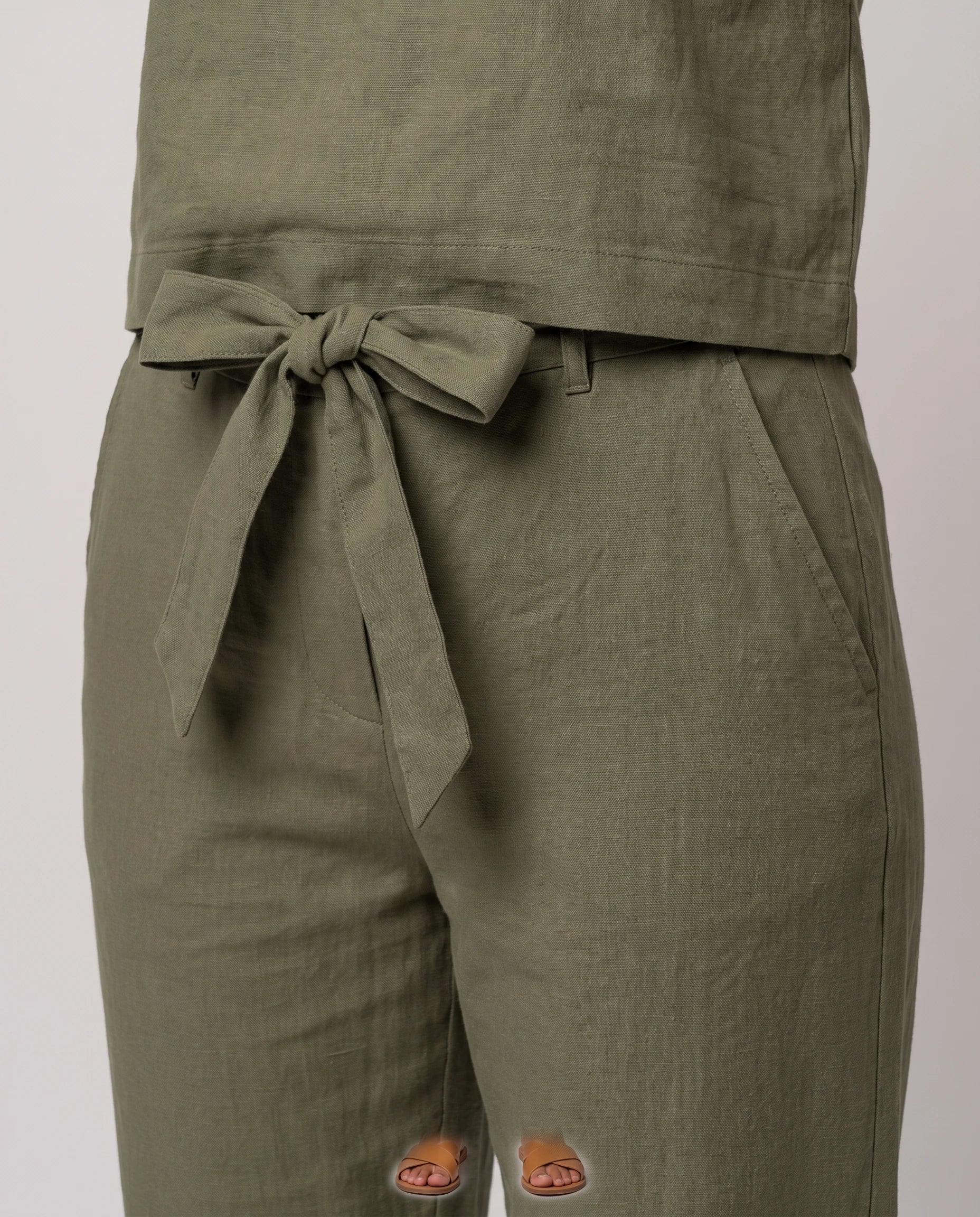 Ensemble en lin Éliane Vert Olive — ceinture nouée et poches
