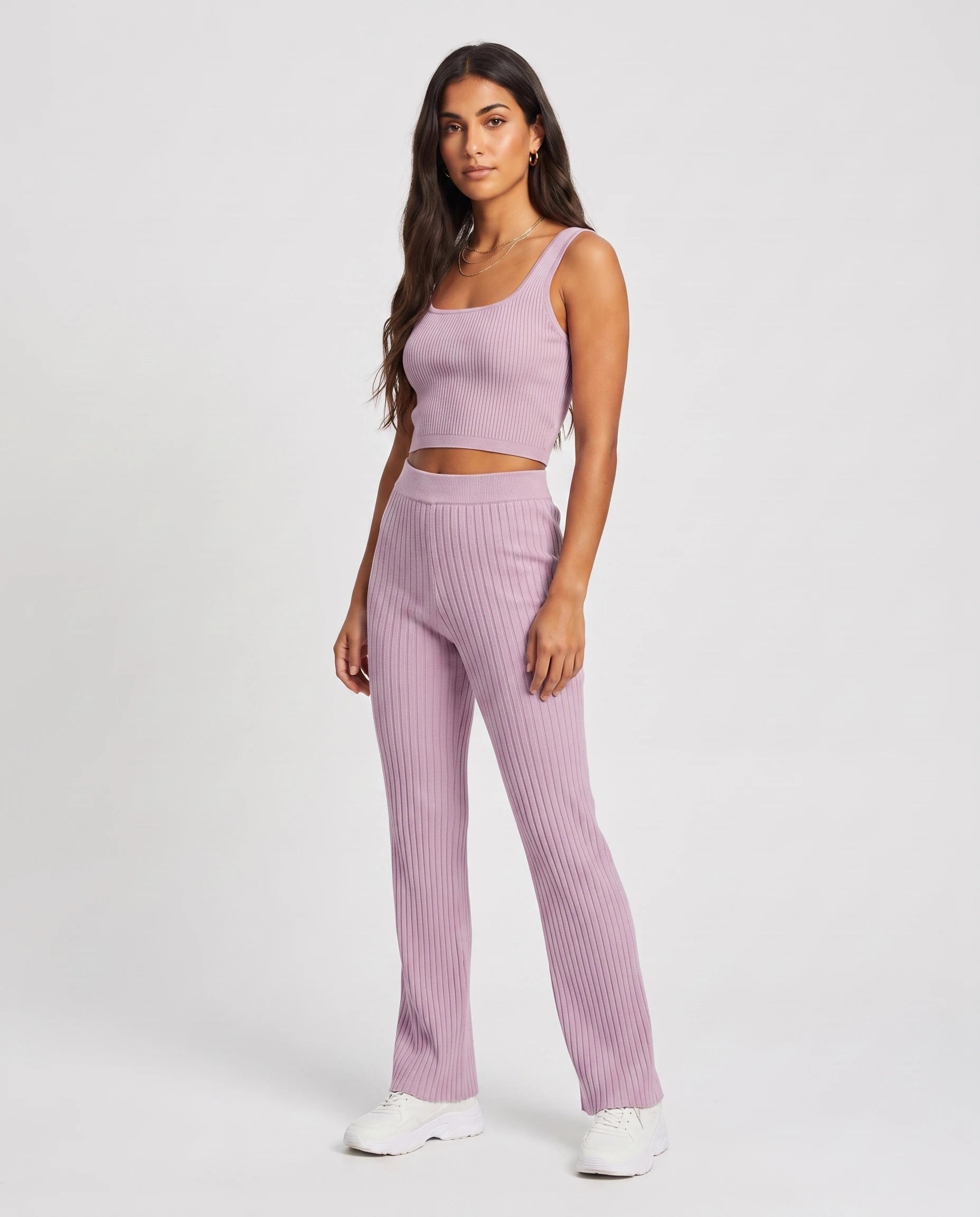 Ensemble top court et pantalon en maille cotelee Lilas vue trois-quarts studio - Elvire | Zolena