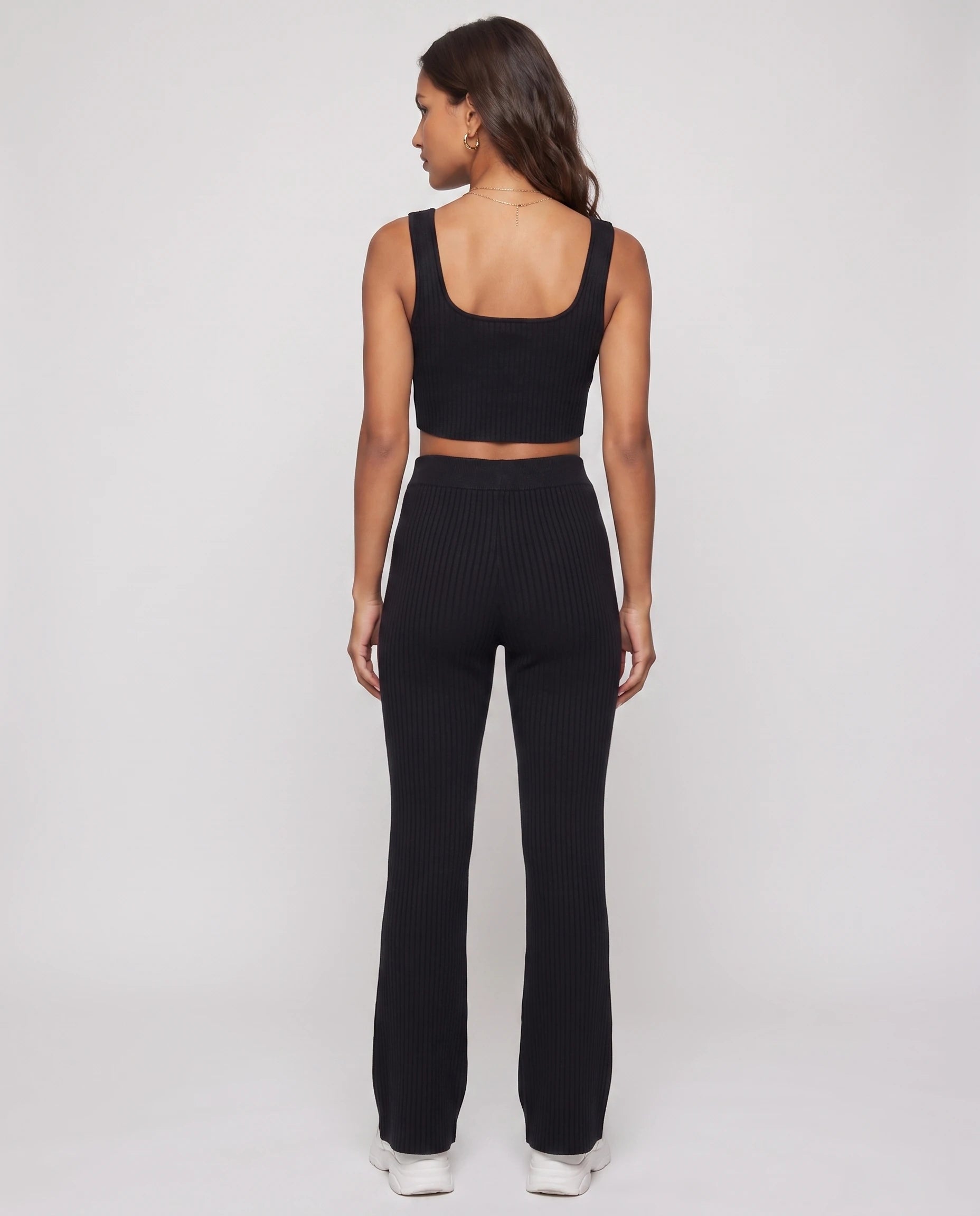 Ensemble top court et pantalon en maille cotelee Noir vue de dos studio - Elvire | Zolena