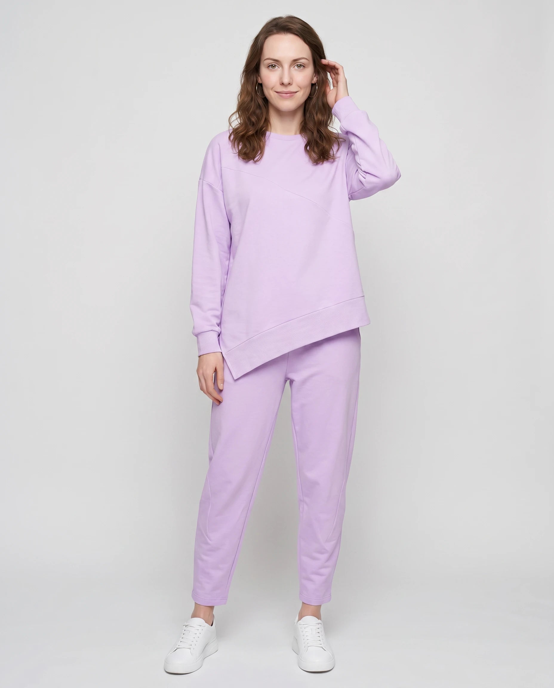 Ensemble sweat asymétrique et pantalon Bénédicte — Lavande — vue face studio