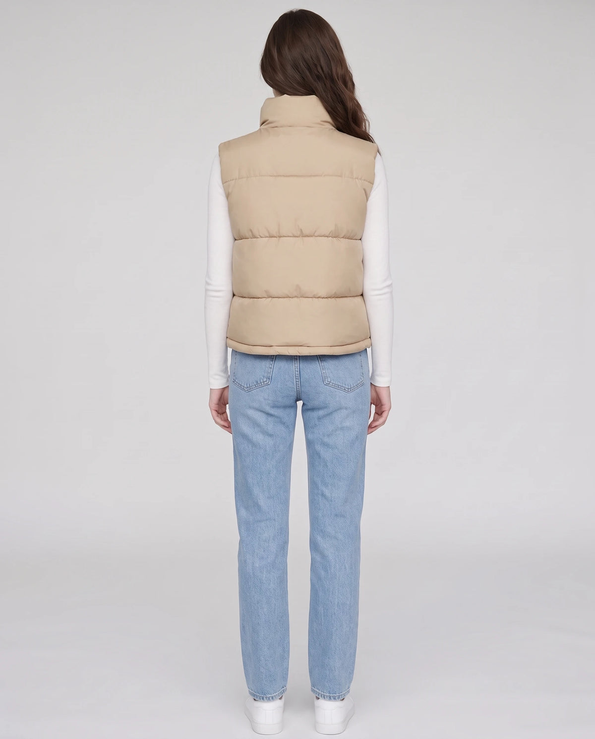 Gilet matelassé cropped à col montant et ourlet à cordon Lydie en Beige, vue de dos, gros canaux