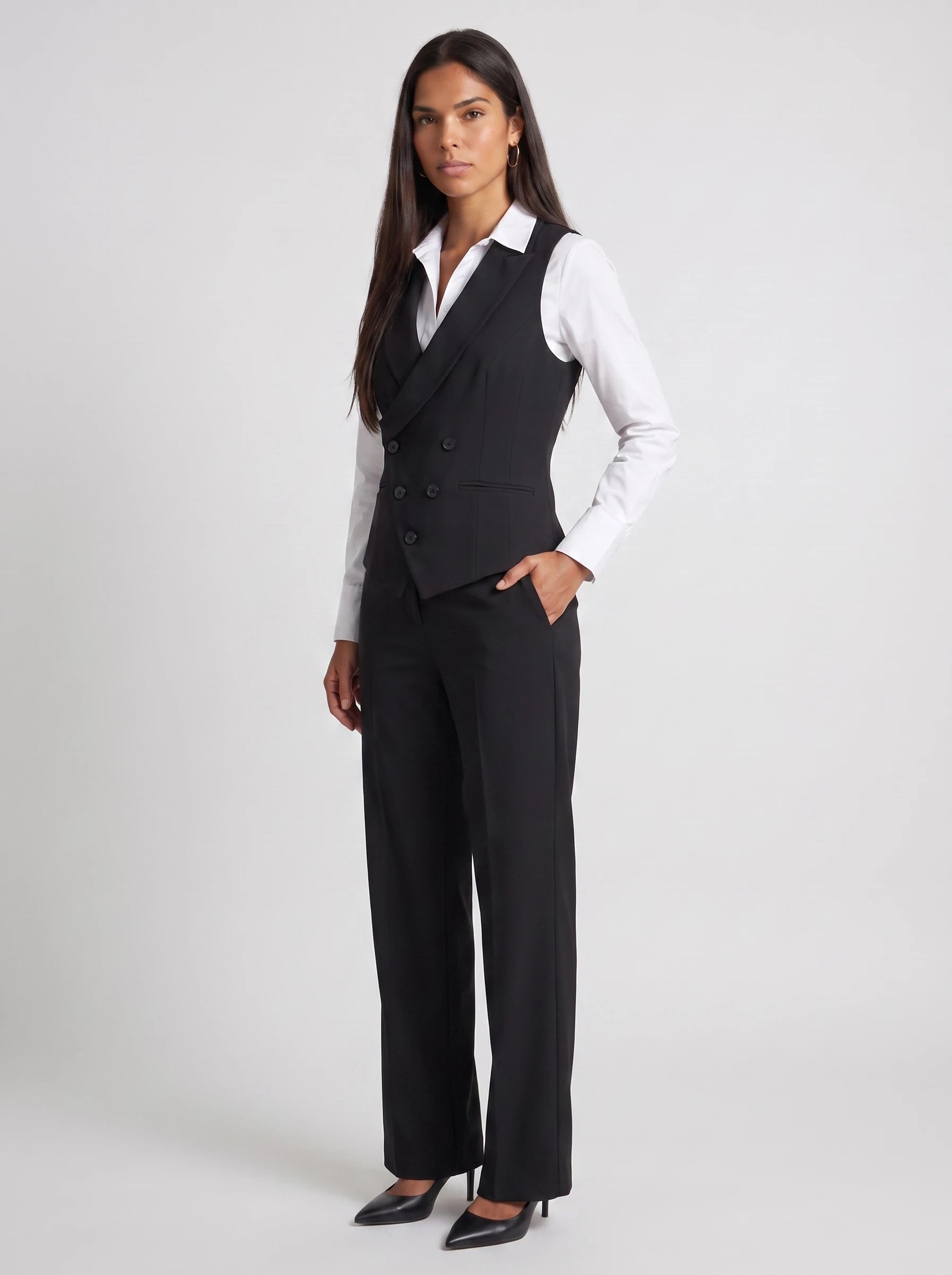 Gilet de tailleur croisé noir Morgane, vue de trois quarts en studio