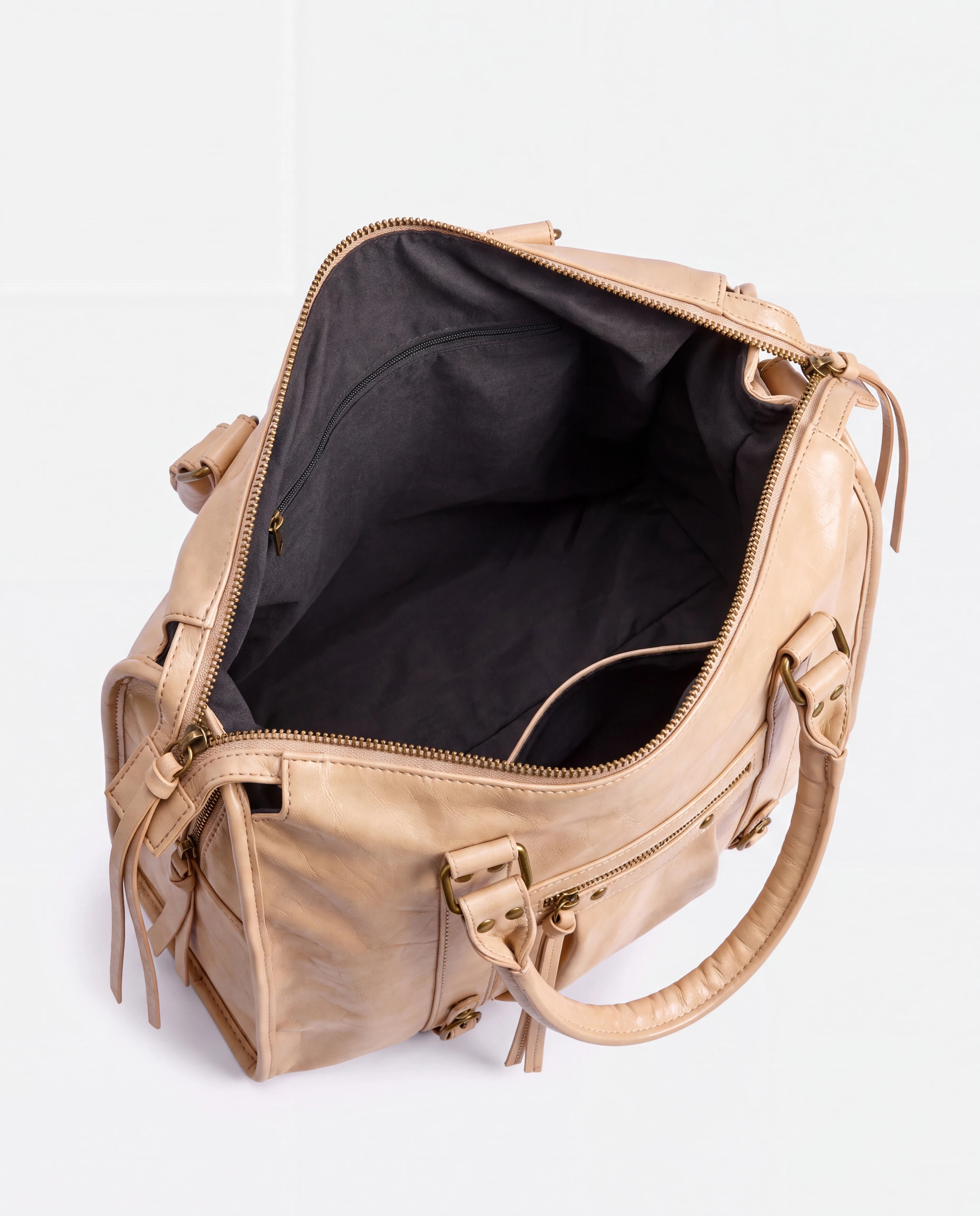 Grand sac à main de cours vintage à franges et bandoulière Laurine coloris Beige — intérieur vide, doublure et poche zippée