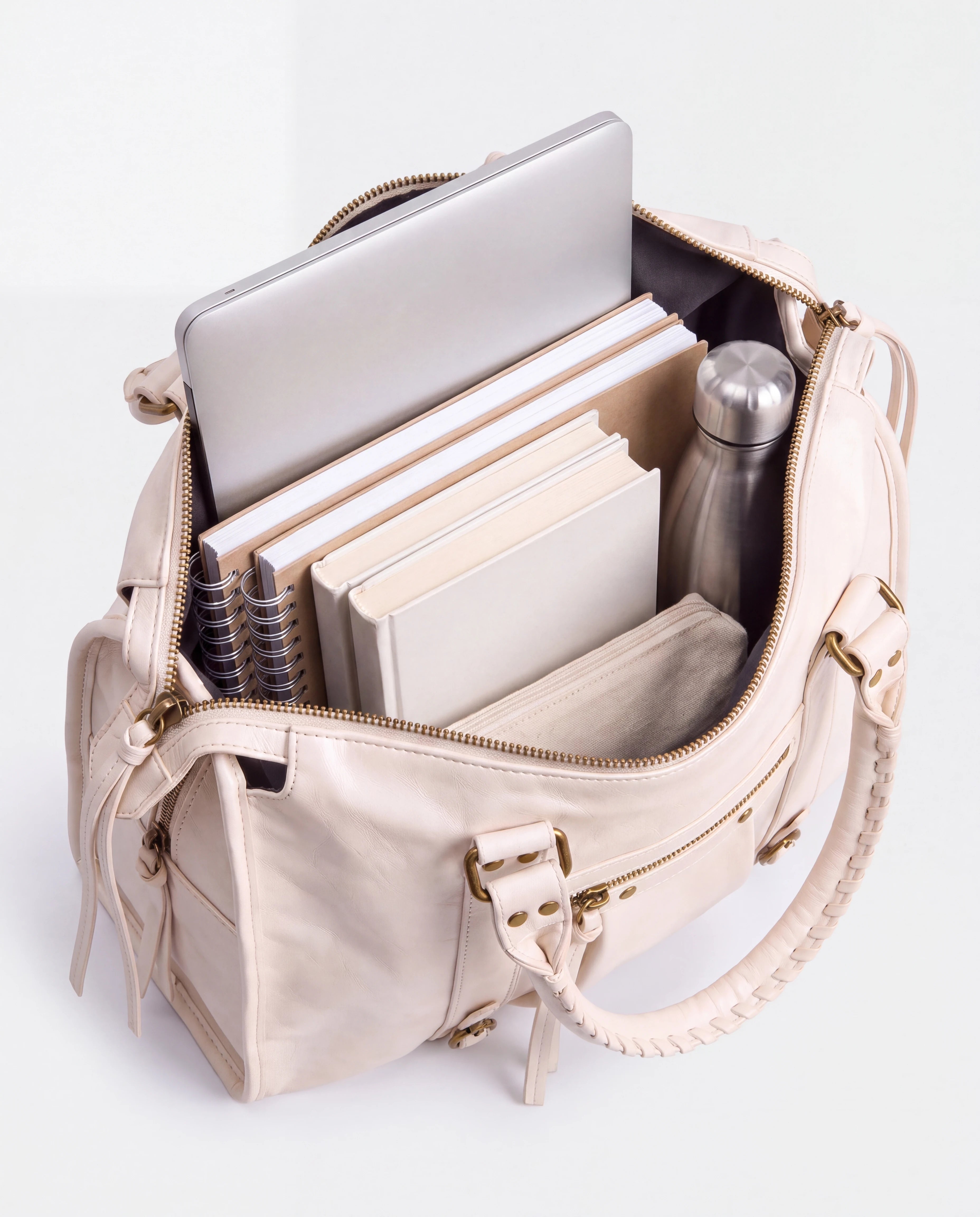 Grand sac à main de cours vintage à franges et bandoulière Laurine coloris Blanc — intérieur avec ordinateur portable, cahiers A4 et livres