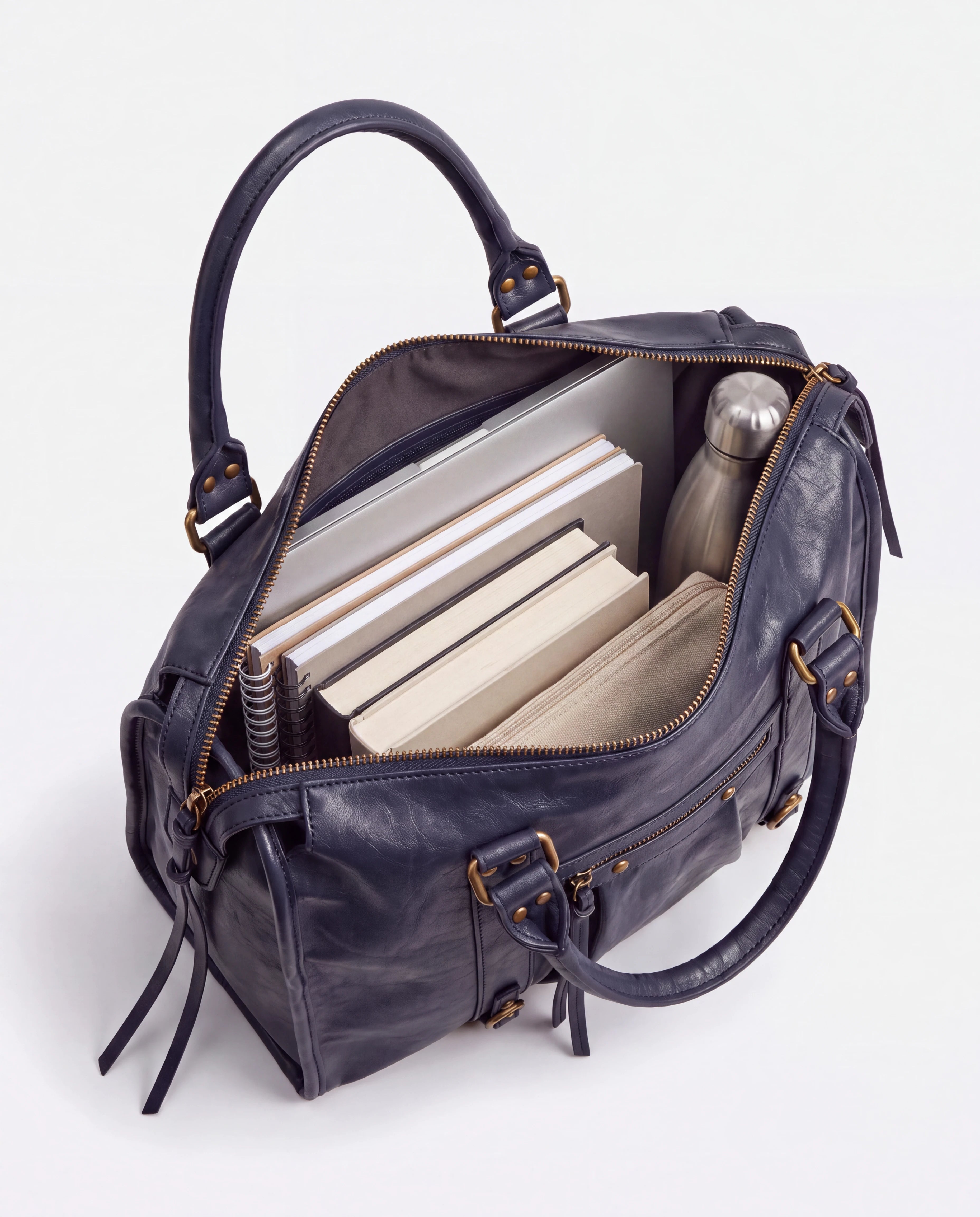 Grand sac à main de cours vintage à franges et bandoulière Laurine coloris Bleu Marine — intérieur avec ordinateur portable, cahiers A4 et livres