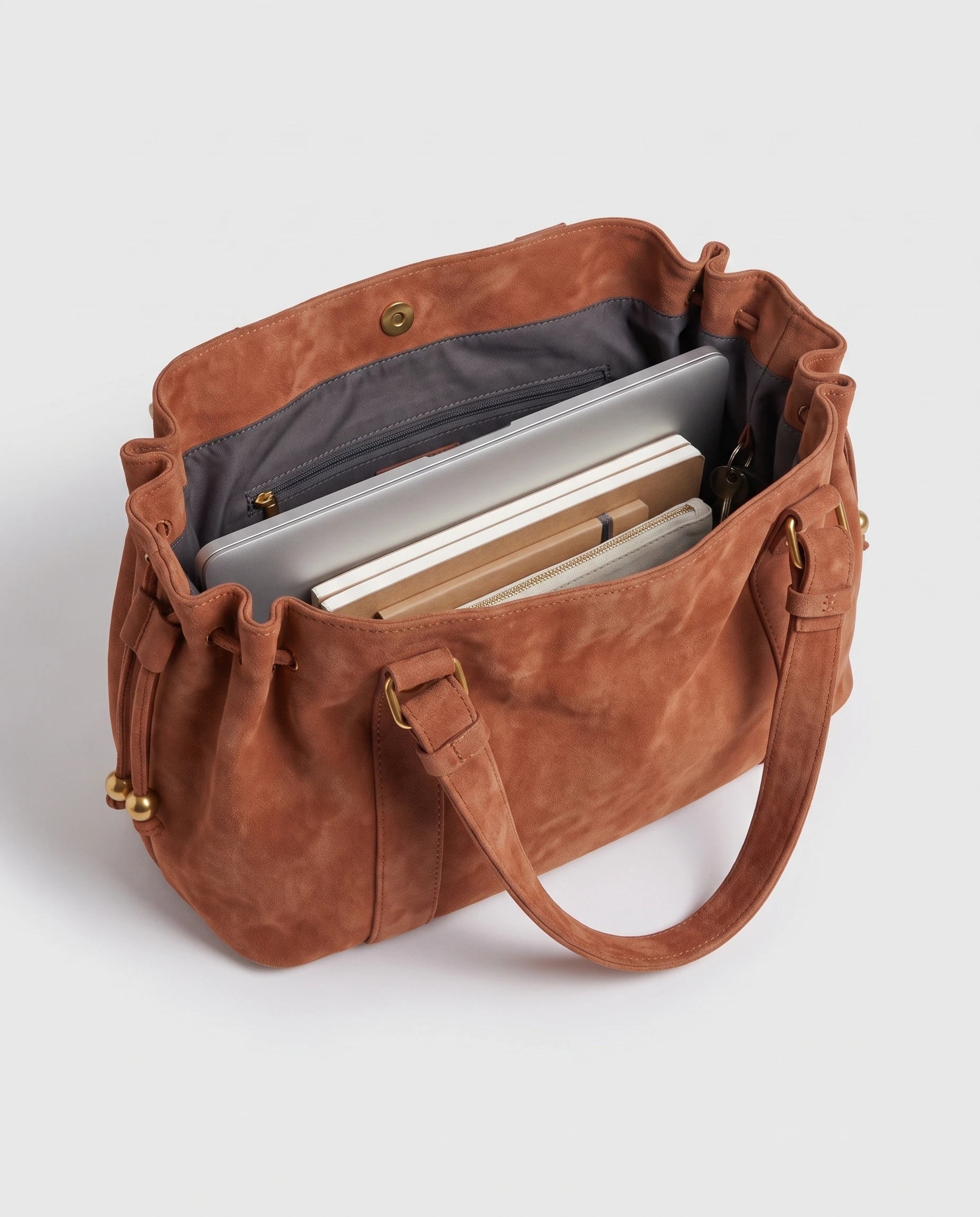 Grand sac à main de cours bowling en suédine Océane coloris Marron, intérieur avec ordinateur portable et cahiers A4