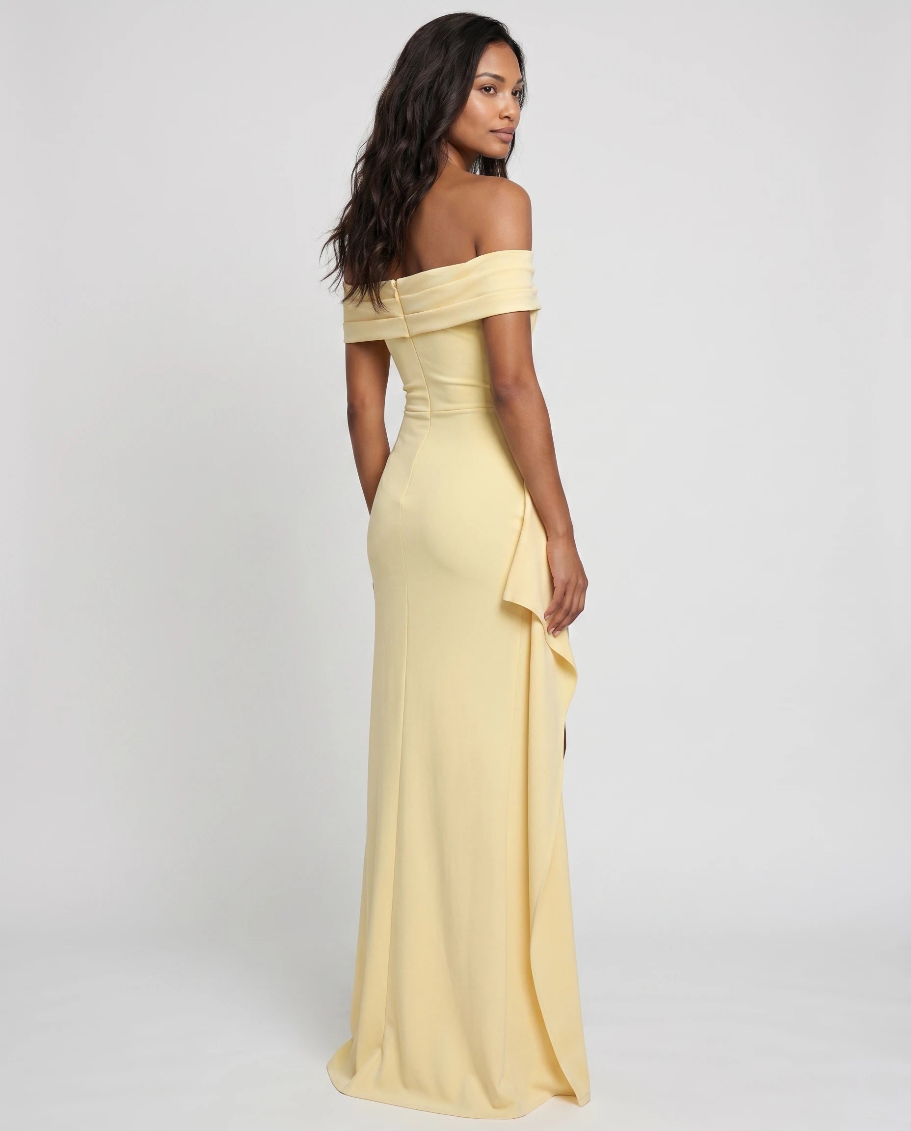 Robe longue noire bardot drapée — studio dos trois quarts diane