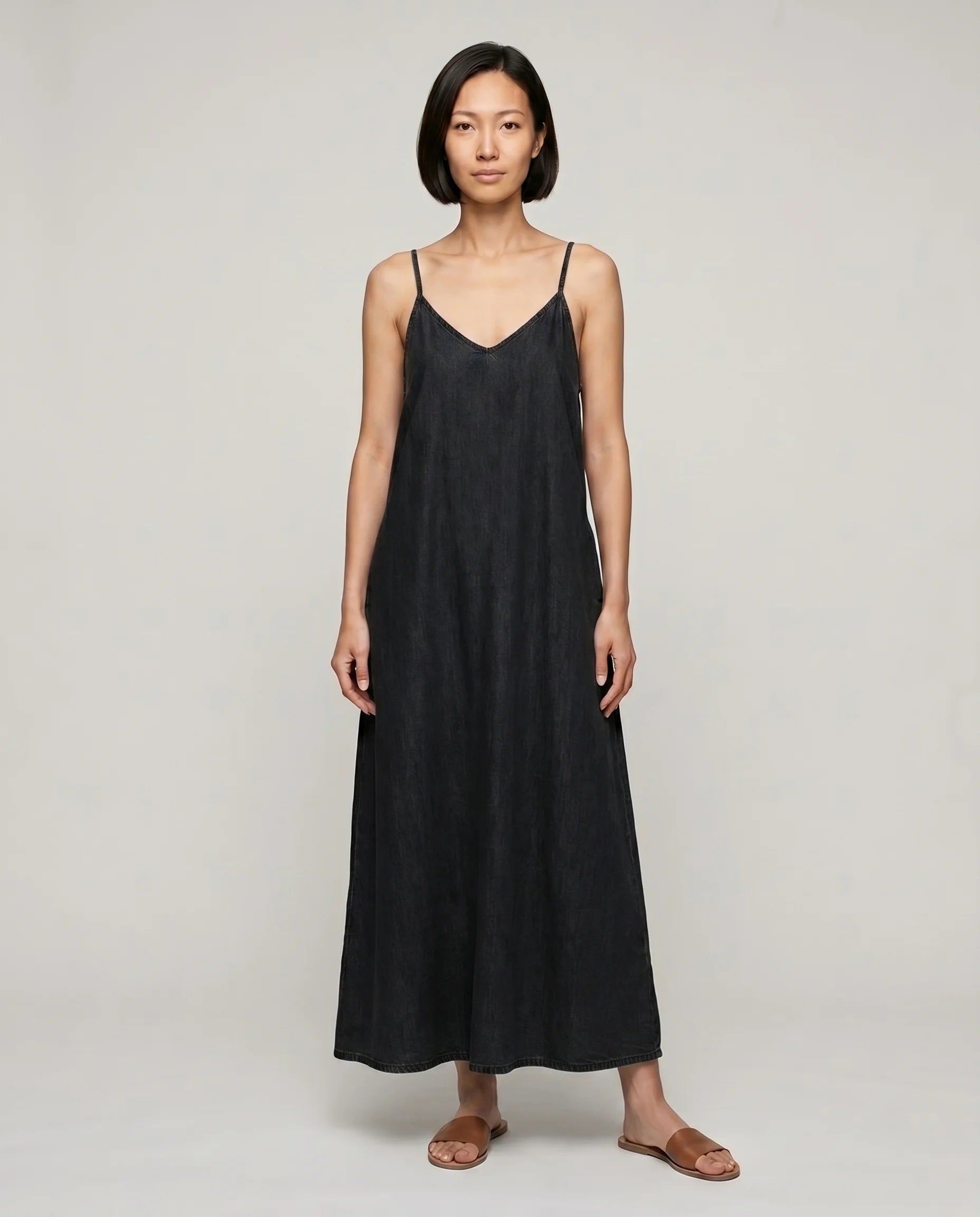 Robe longue en jean noir — Margot, cover studio