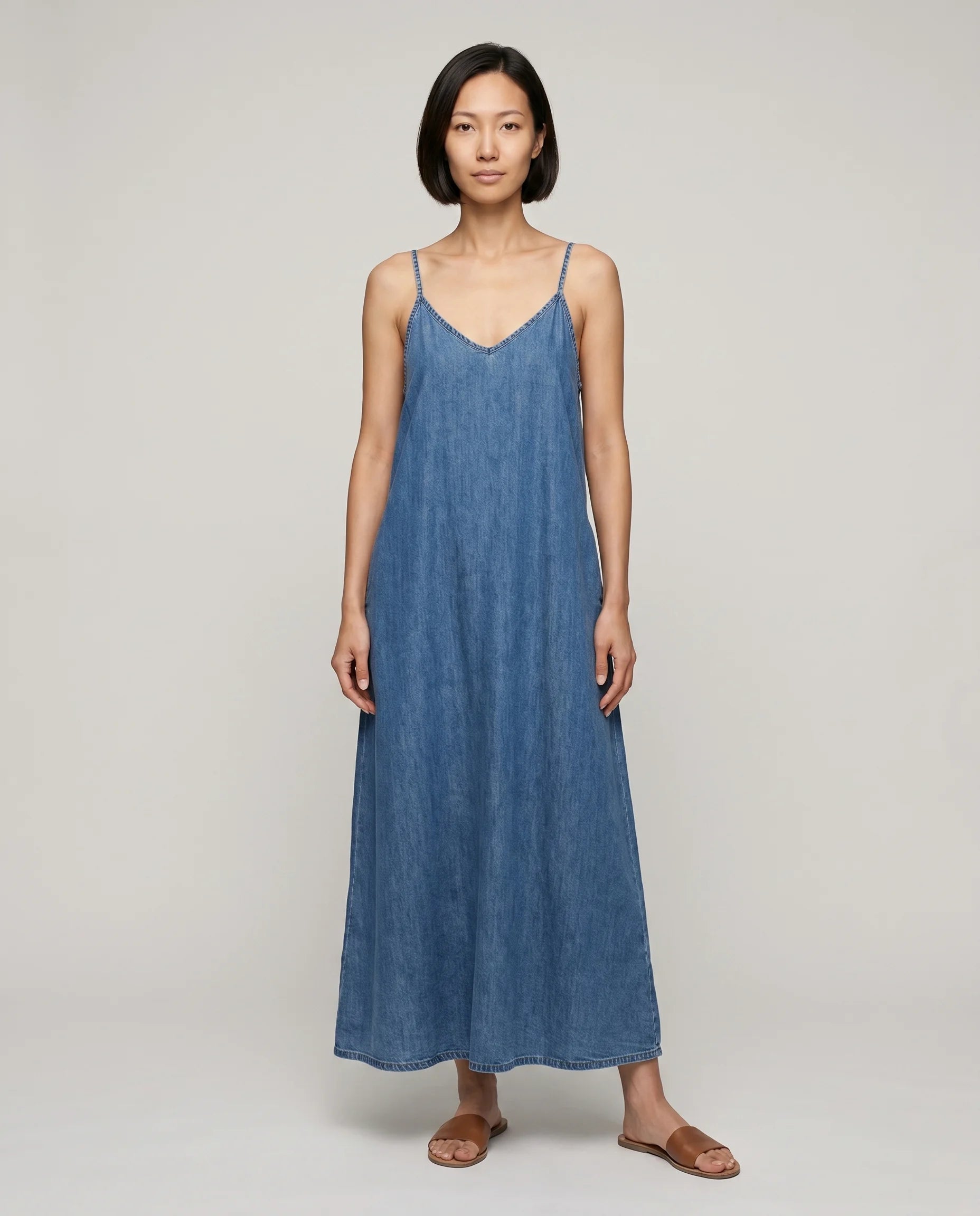 Robe longue en jean bleu denim — Margot, cover studio