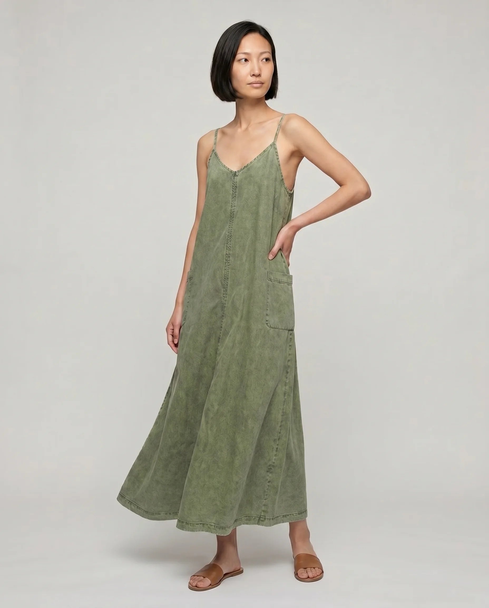 Robe longue en jean vert kaki — Margot, vue trois-quarts