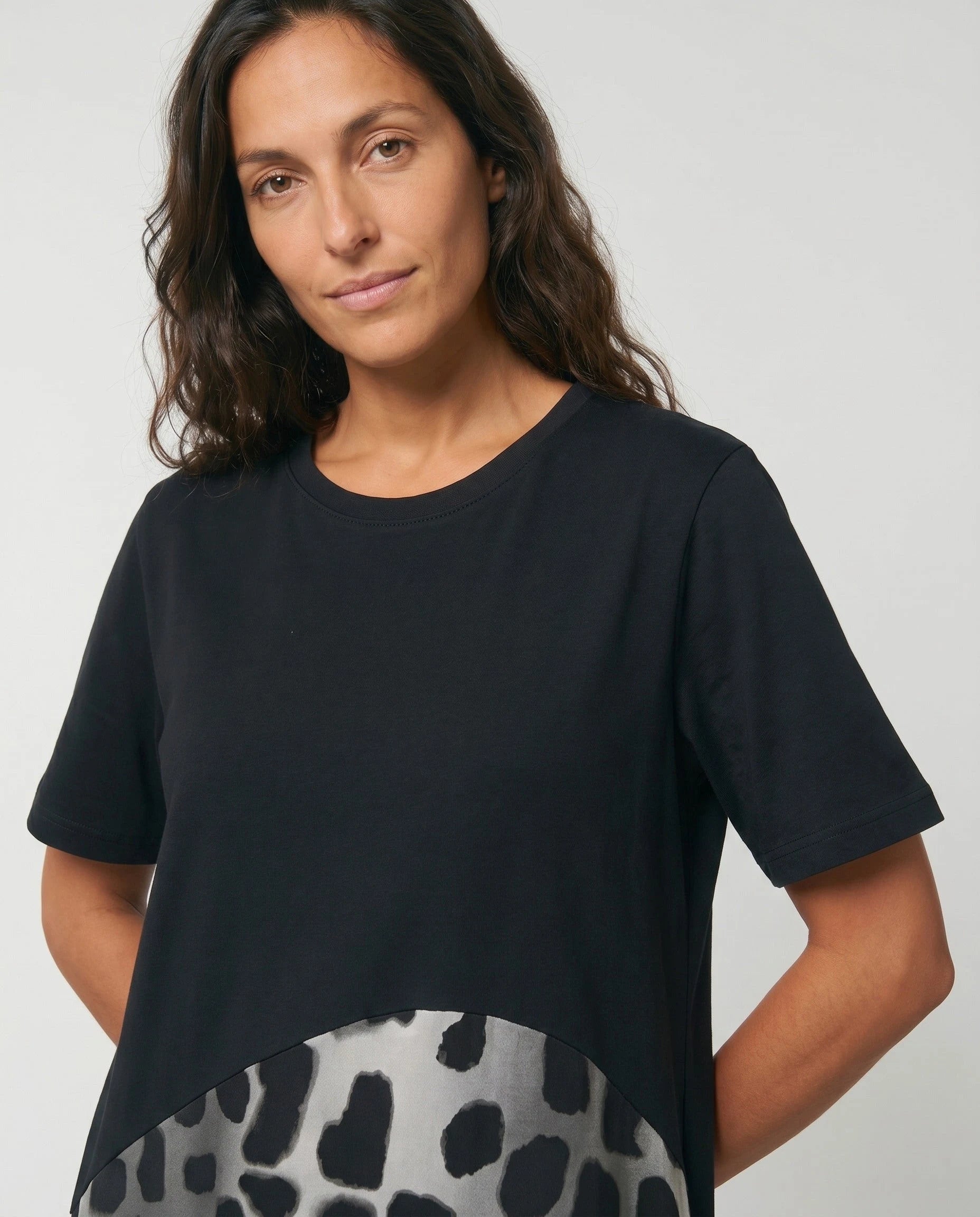 Robe T-shirt midi imprime animal noir studio detail col rond manches courtes