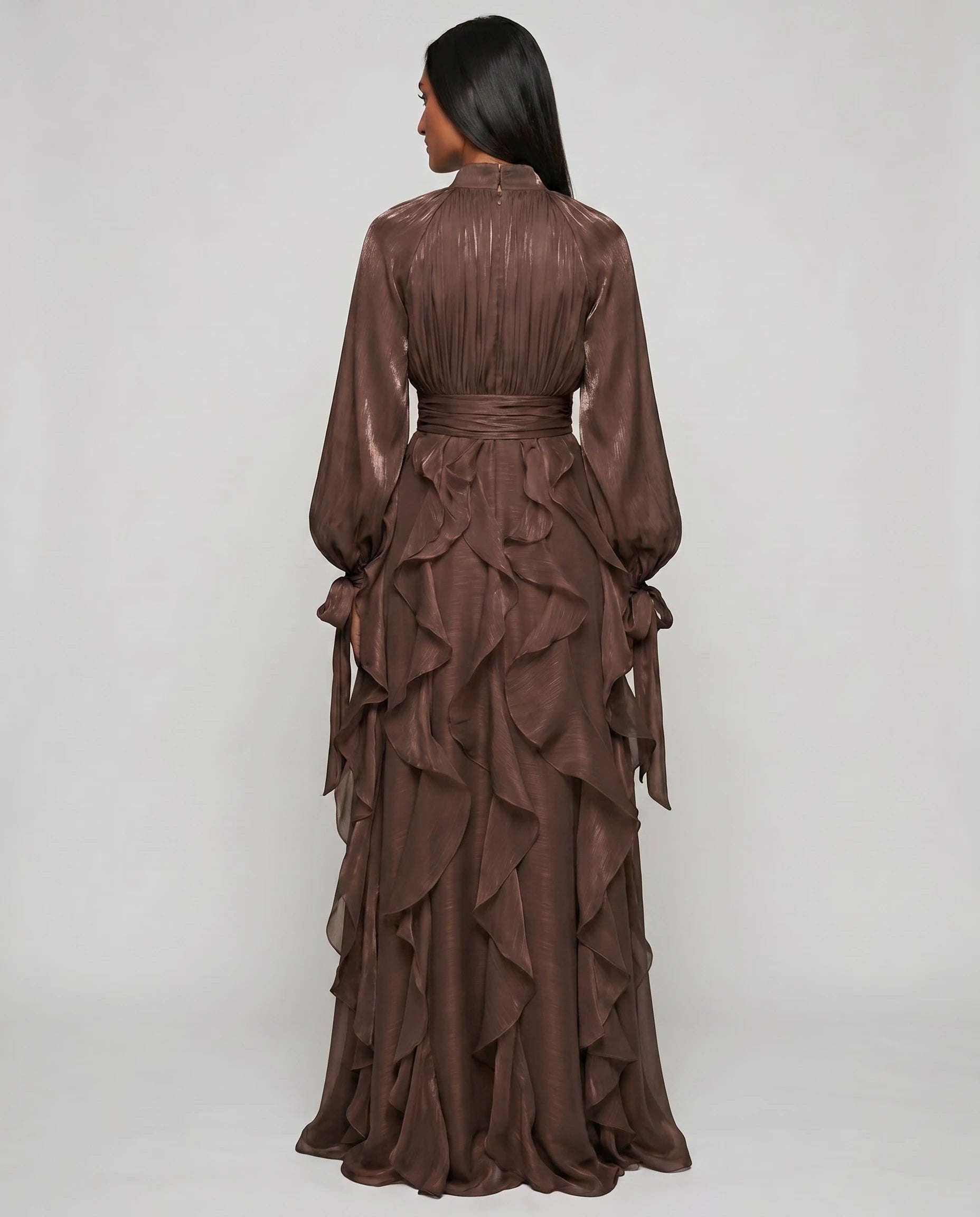 Robe de soiree longue a volants marron chocolat studio dos