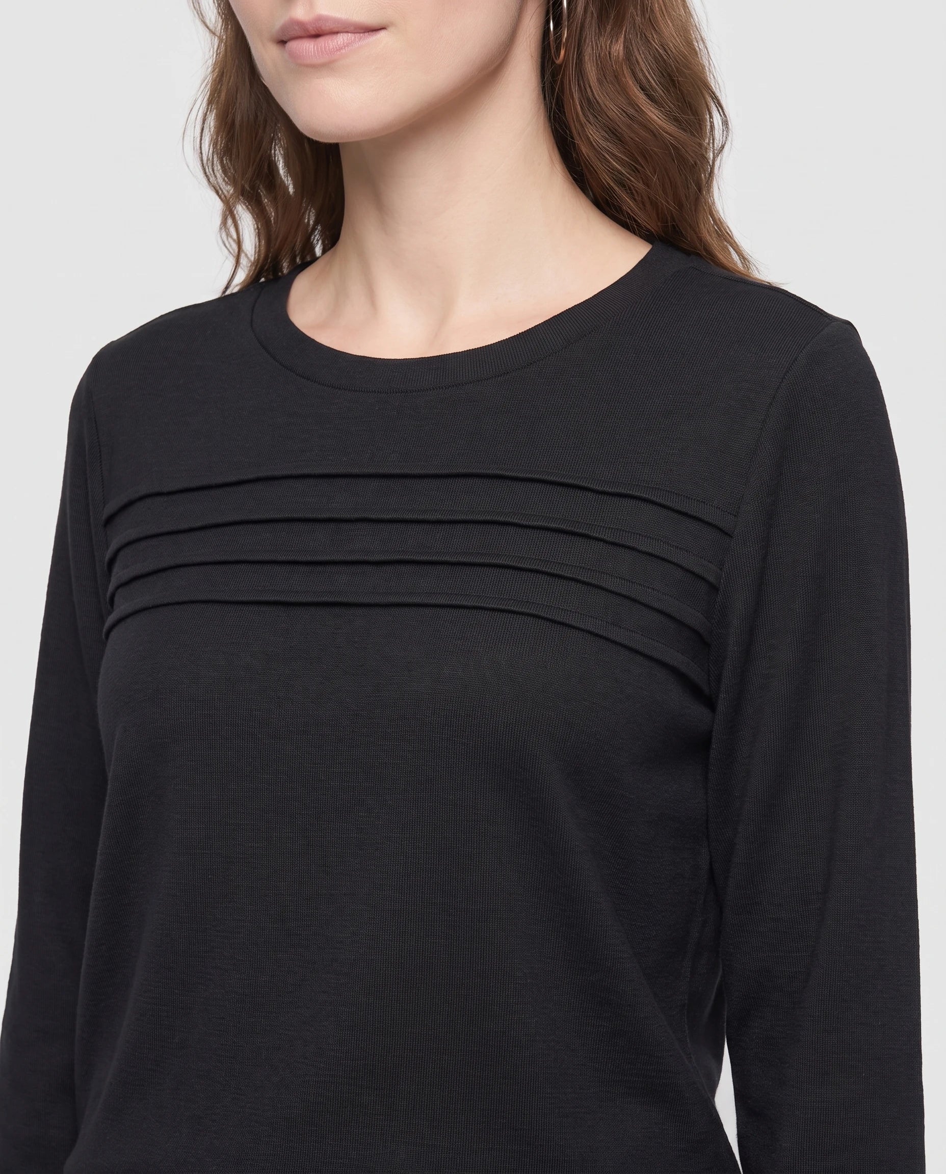 Ensemble haut col rond nervuré et pantalon large Maylis — Noir — détail col rond et nervures