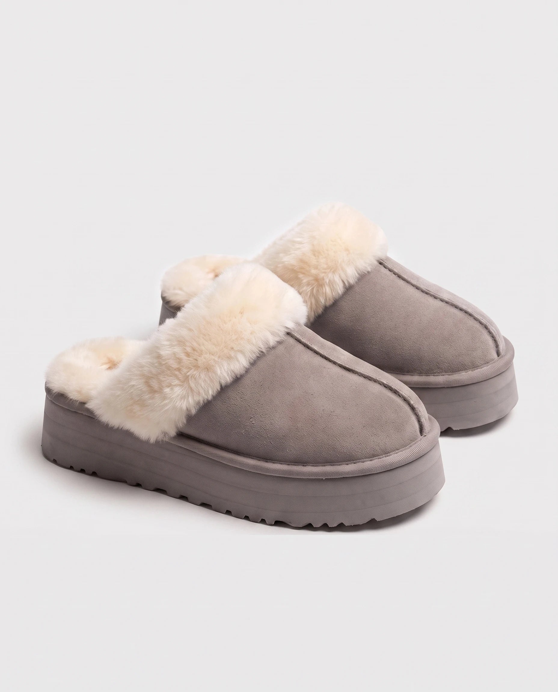 Mules cocooning à plateforme et col fourrure Zita — Gris, paire en packshot studio