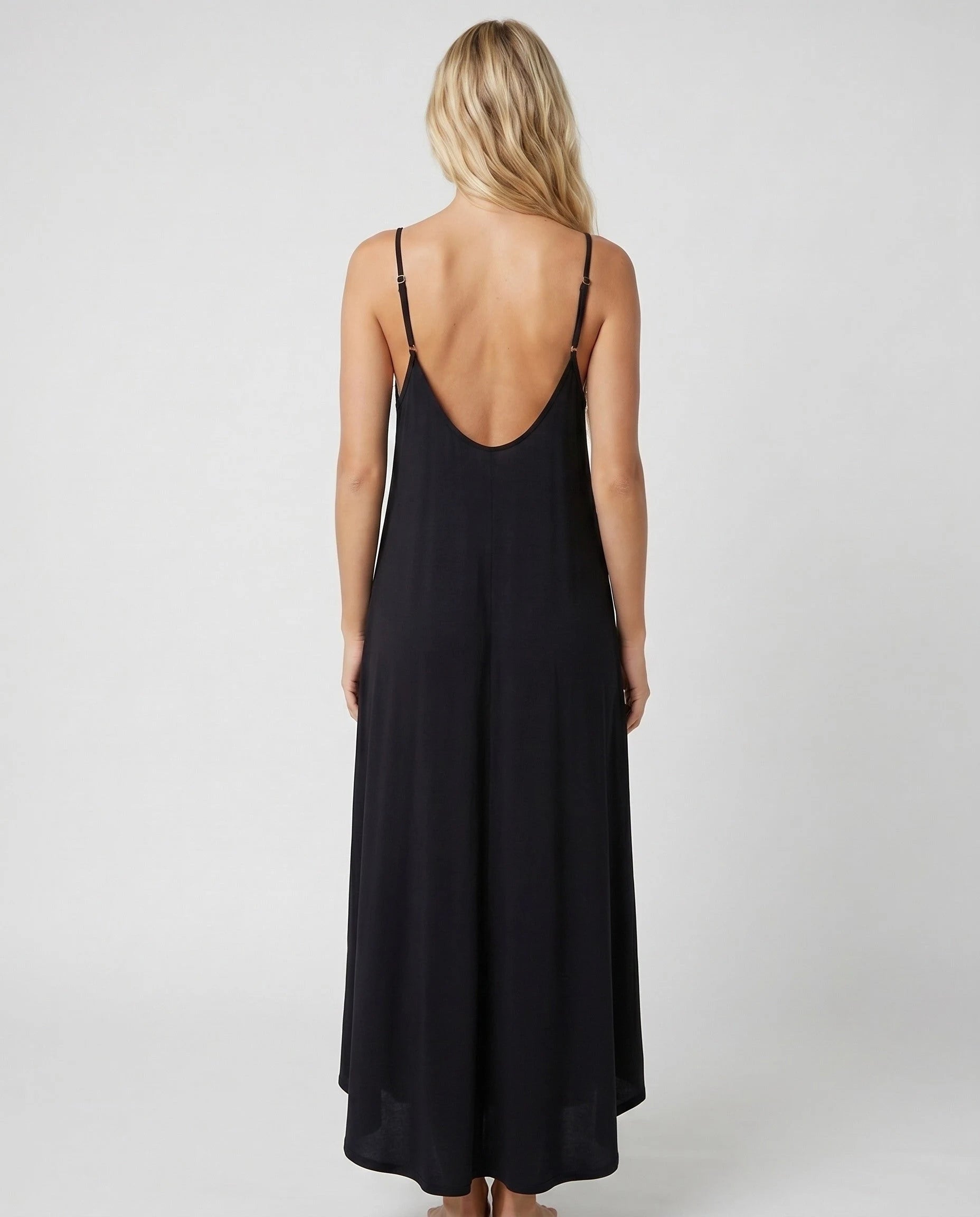 Robe longue dentelle noire studio dos nu