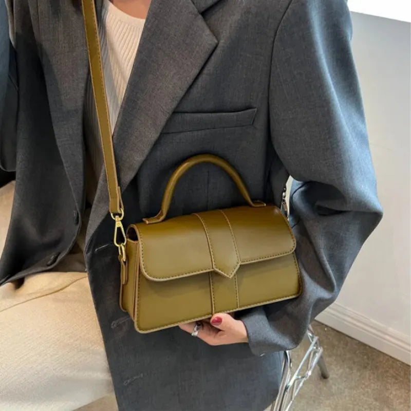 Petit sac à main bandoulière à rabat Amalia