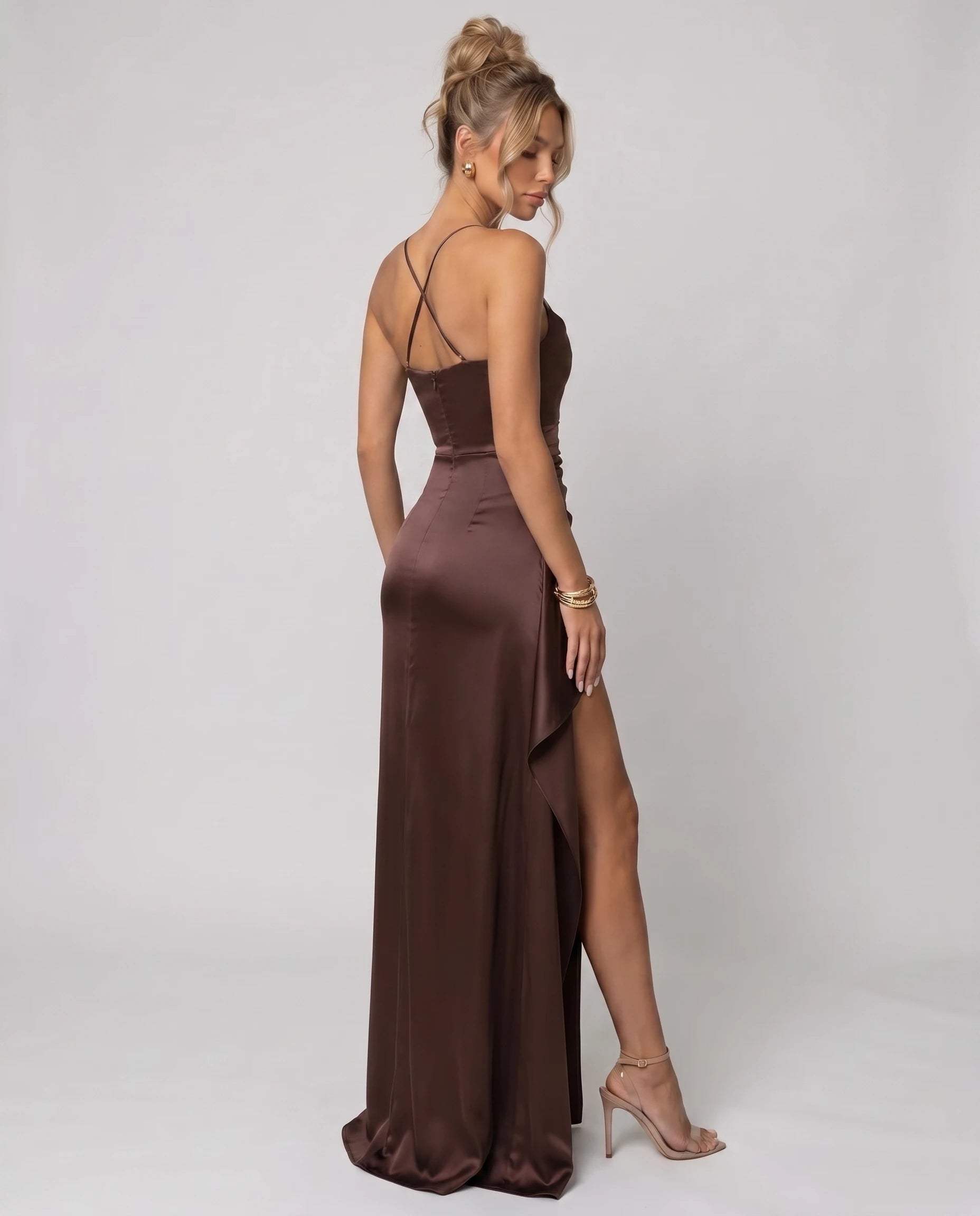 plum 03 3q angle Salomé Zolena