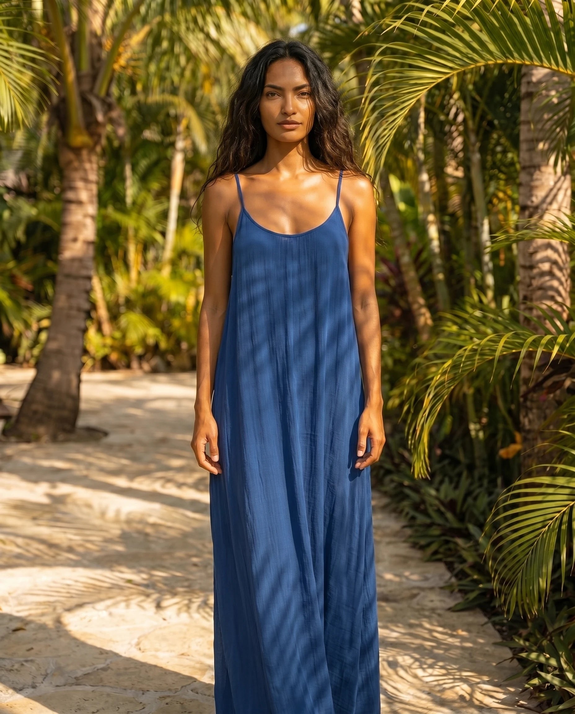 Robe longue trapèze dos nu bleu saphir Zolena, plein pied face