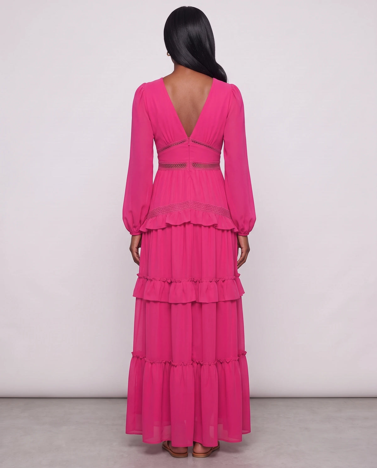 Langes Boho-Kleid mit Volants und Häkelborten Inaya in Fuchsia, Rückansicht