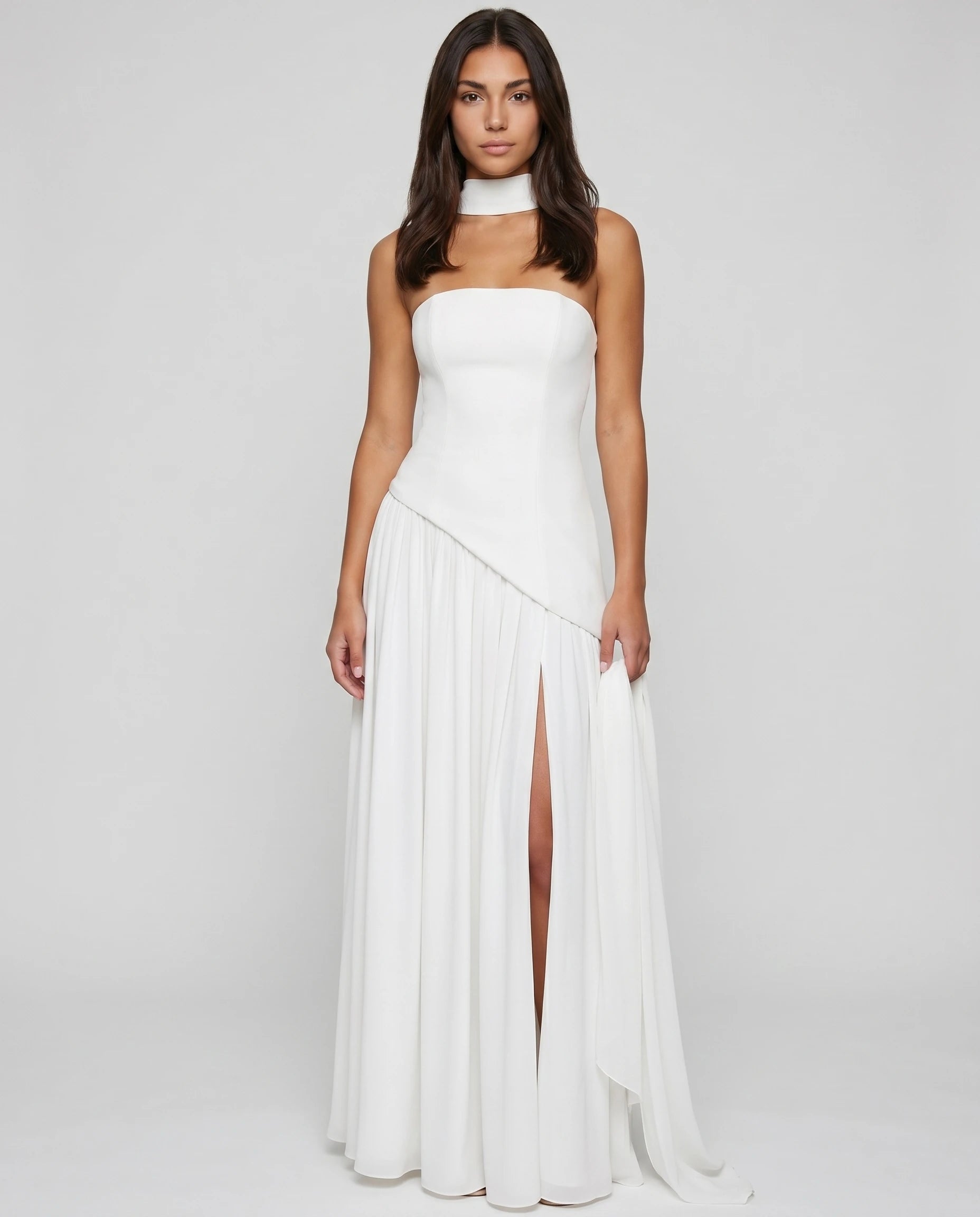 Robe longue bustier asymetrique blanche, mariage civil et ceremonie (vue frontale studio)
