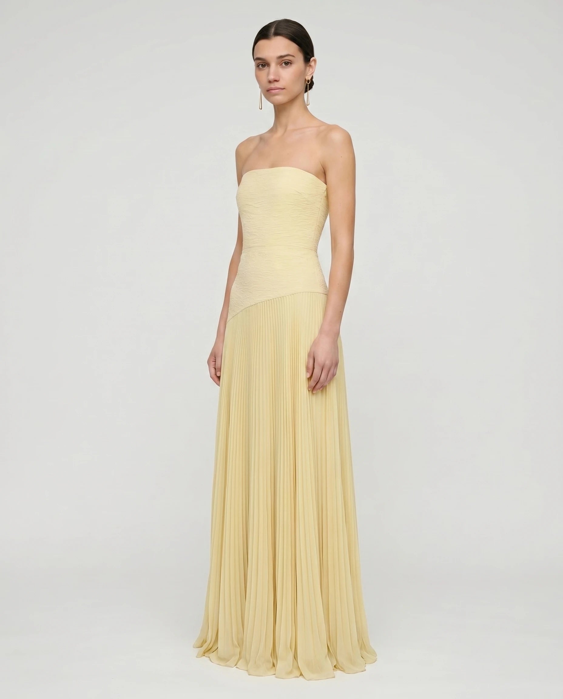 Robe longue bustier plissee Eloise - Jaune Pâle - vue trois-quarts studio