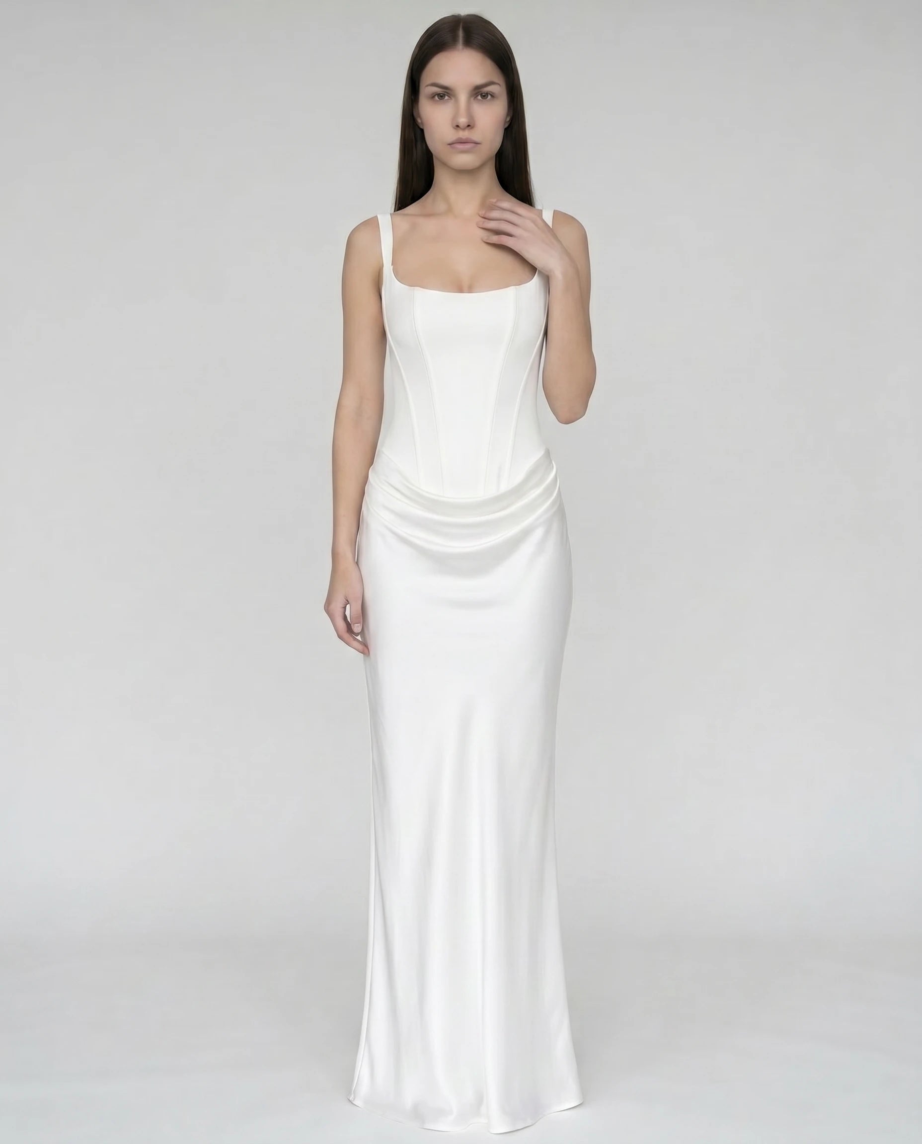 Robe longue corset blanche en satin pour mariage civil et cÃ©rÃ©monie (buste cadrÃ©)