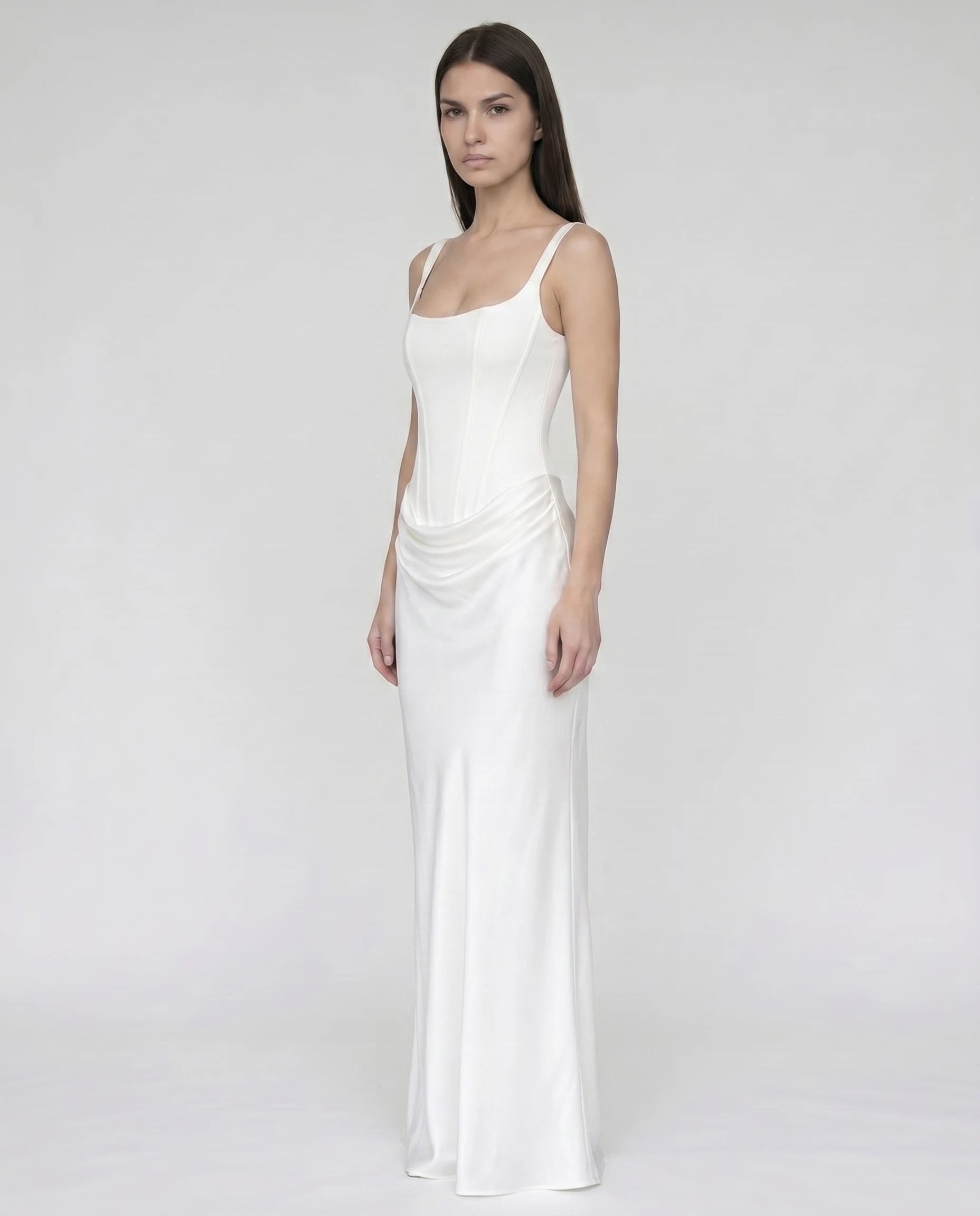Robe longue corset blanche en satin pour mariage civil et cÃ©rÃ©monie (buste trois-quarts)