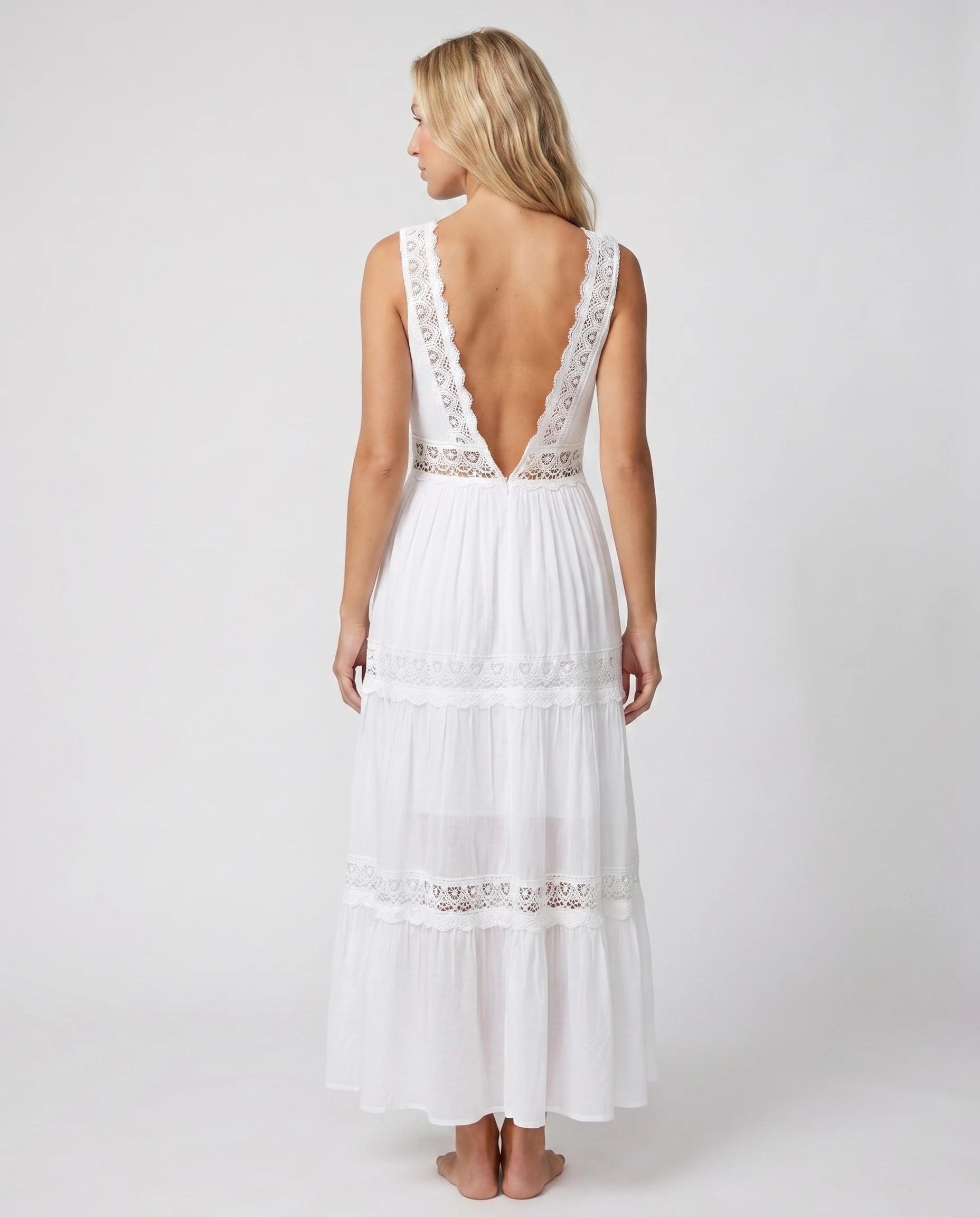 Dos en V profond bordé de dentelle crochet — robe Faustine