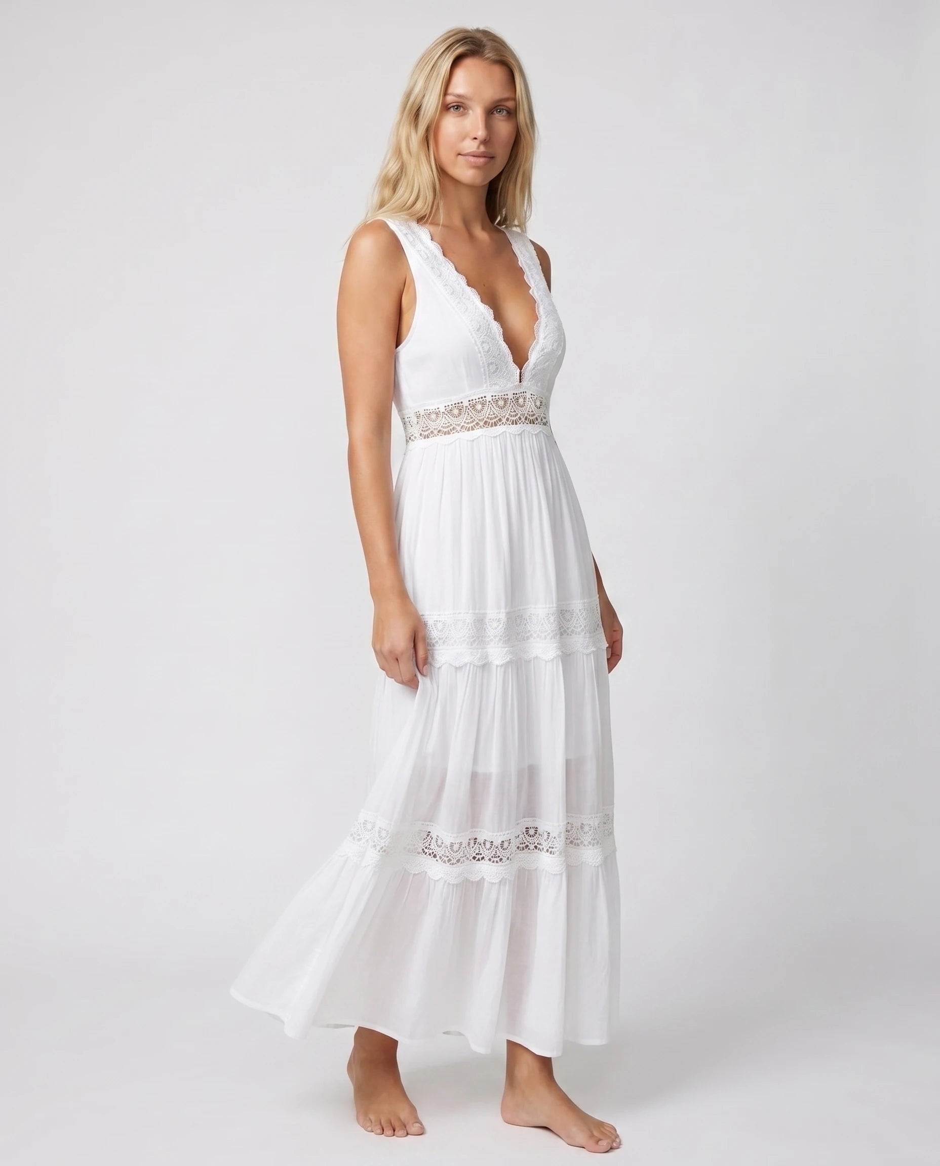 Robe longue Faustine en mouvement, plein pied trois-quarts