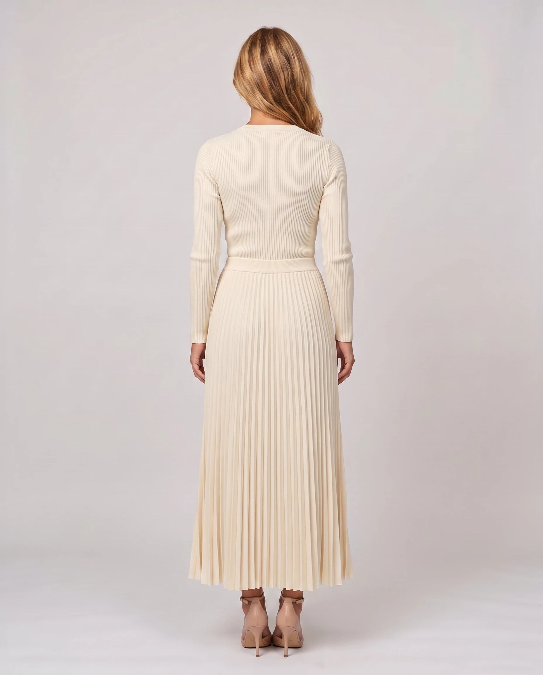 Robe longue plissée écru, vue de dos