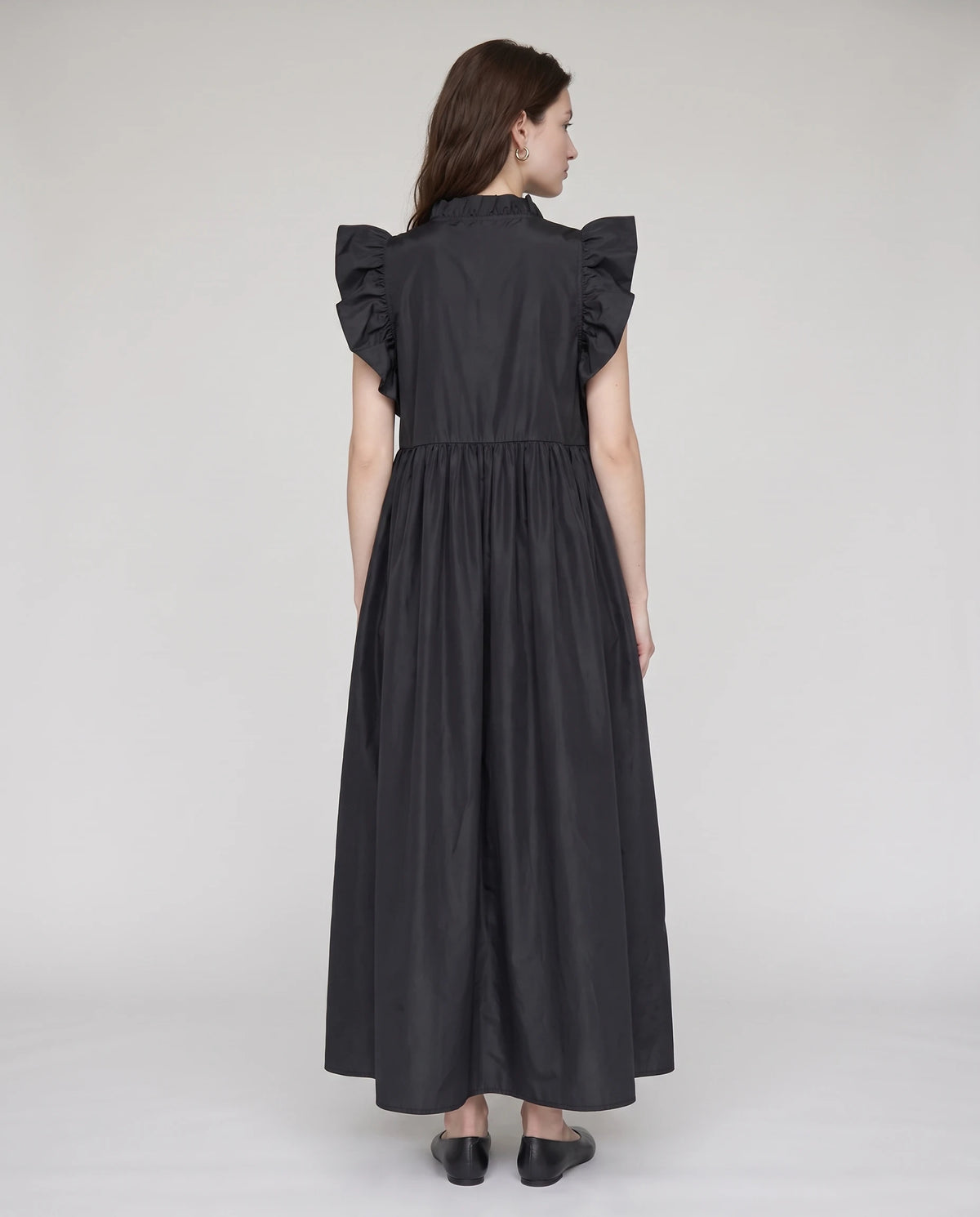 Weites langes Taftkleid mit Volantärmeln Hermione in Schwarz, Rückansicht