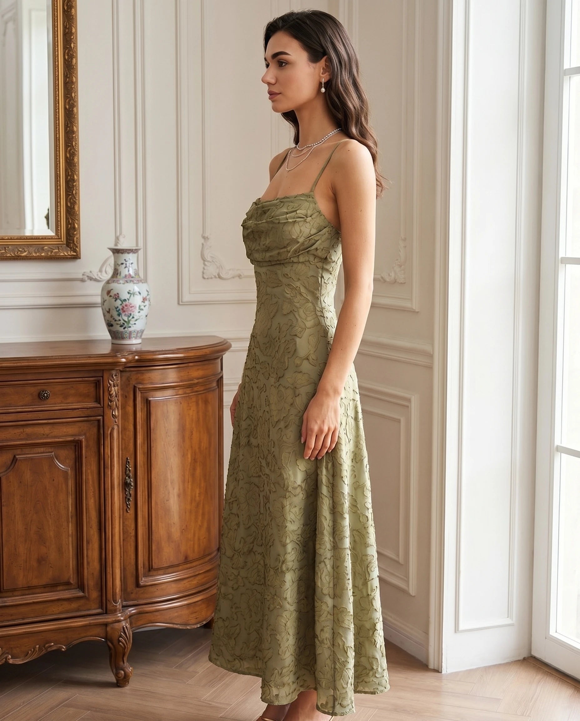 Robe longue jacquard Victoire vert sauge, vue de profil