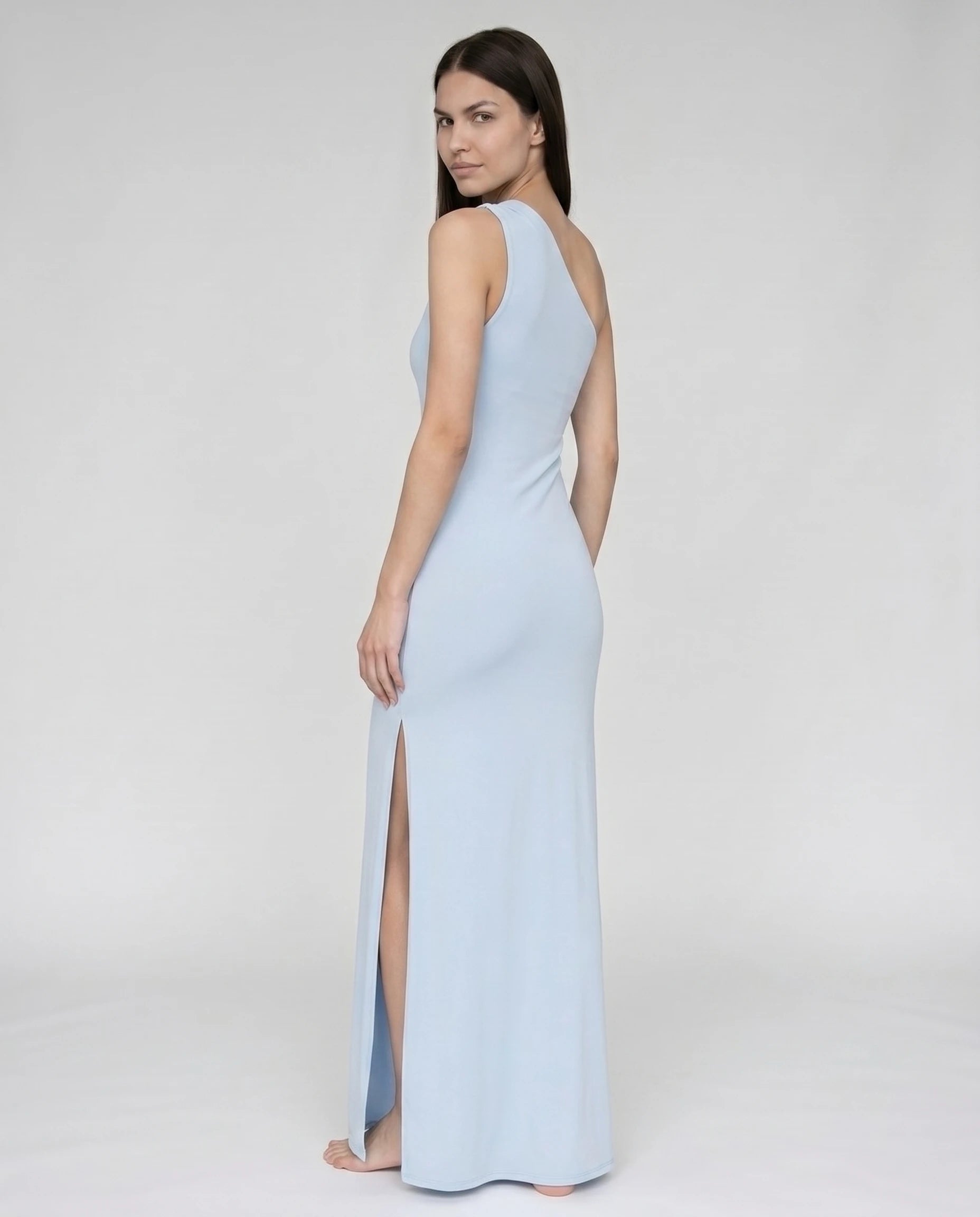 Robe maxi une épaule bleu ciel Élodie — dos 3/4