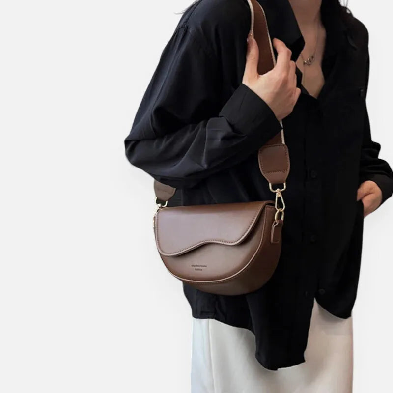 Sac à main banane demi-lune en cuir chic Danièle