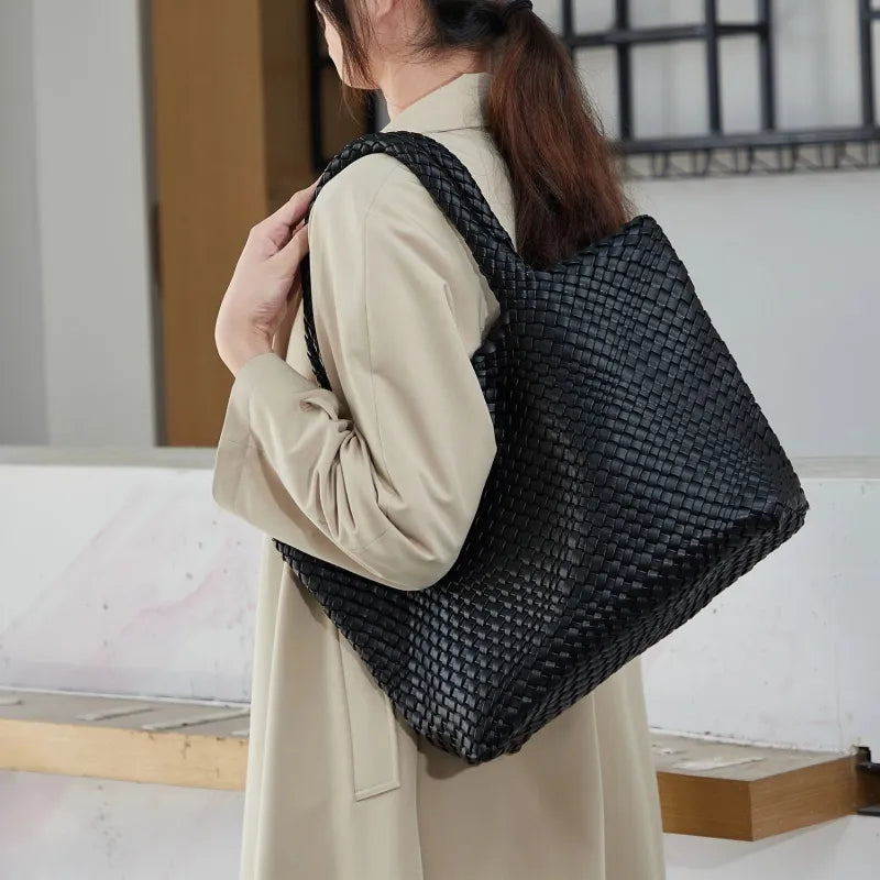 Sac à main cabas tréssé avec pochette assortie Sofia