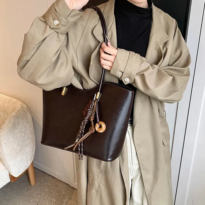 Sac à main cabas vintage avec sa pochette et son charms sucrerie assortie Inès