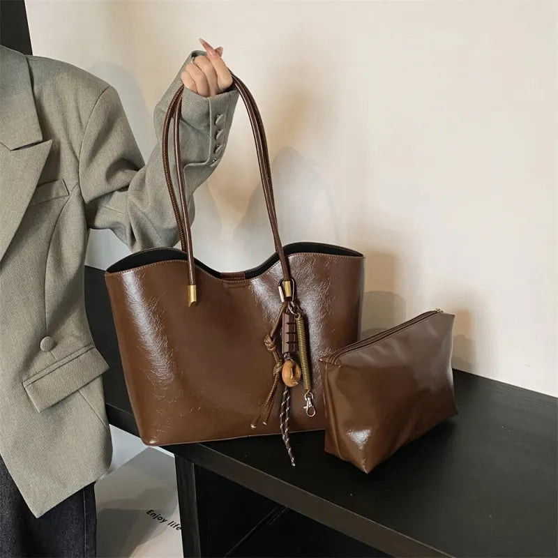 Sac à main cabas vintage avec sa pochette et son charms sucrerie assortie Inès