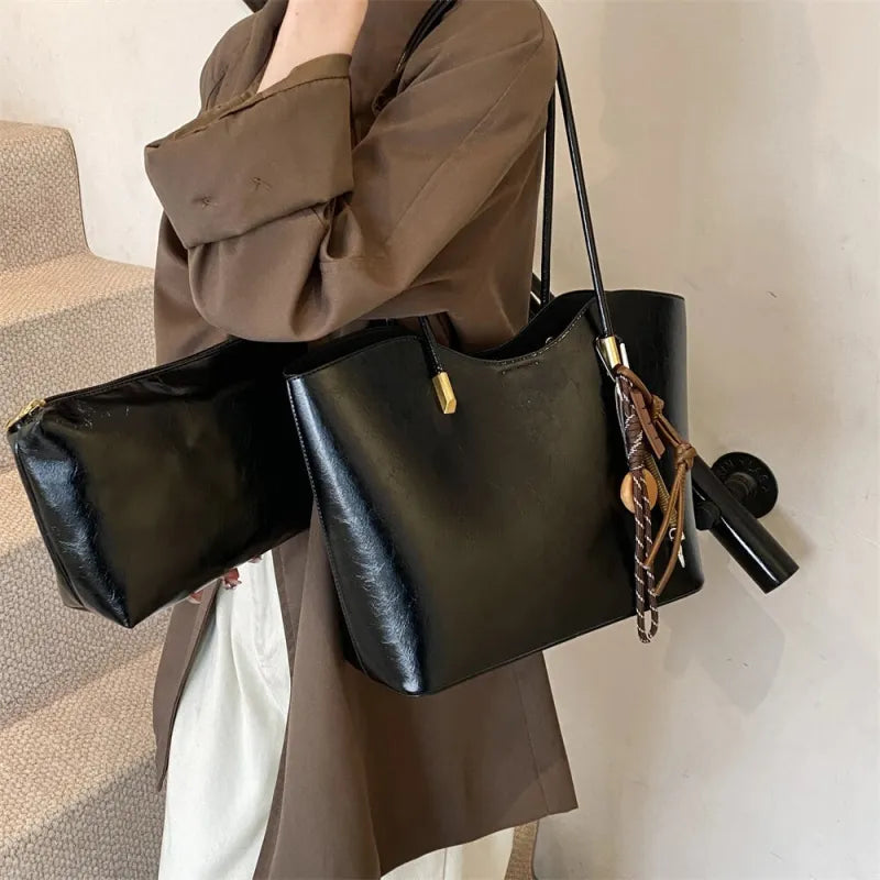Sac à main cabas vintage avec sa pochette et son charms sucrerie assortie Inès