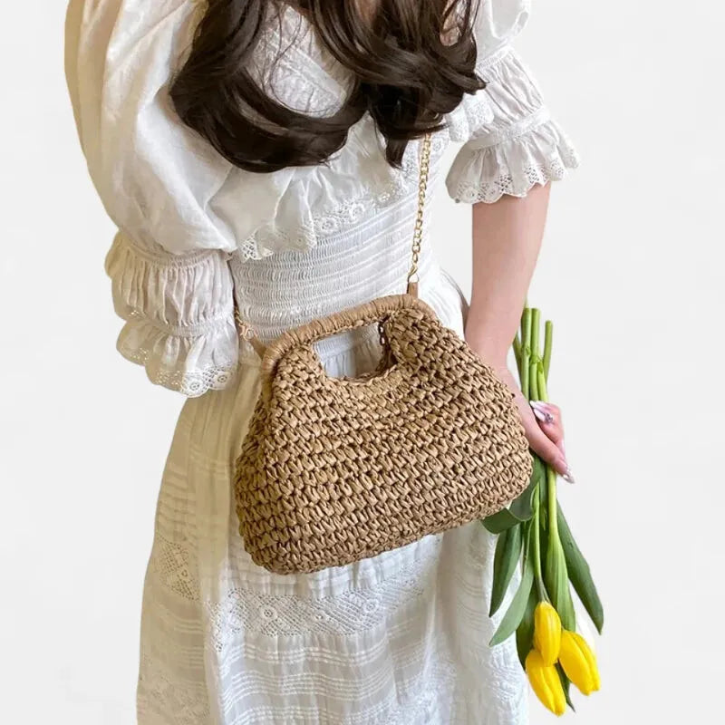 Sac à main en paille avec bandoulière en chaîne dorée Iris