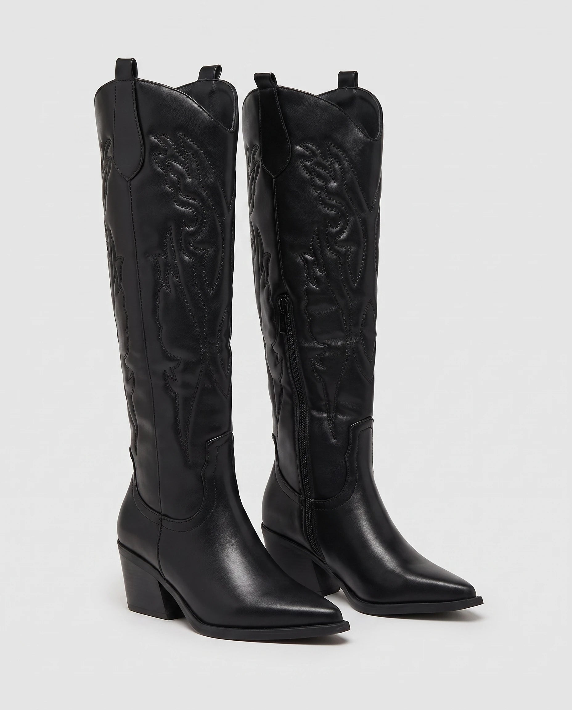 Bottes santiags hautes à talon effet cuir Anastasie — Noir, paire vue de trois quarts studio
