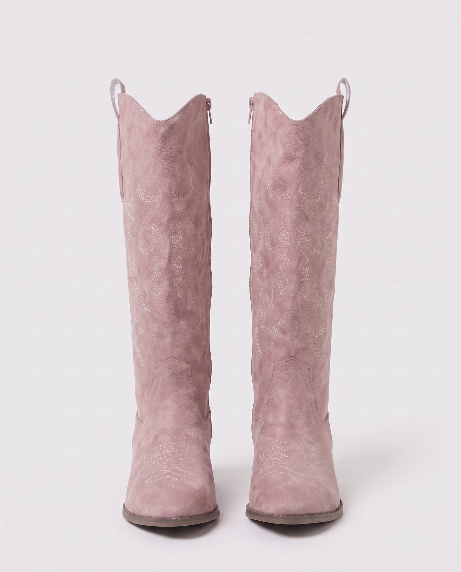 Bottes santiags brodées en suédine Zéphyrine — Vieux Rose, paire vue de face, broderies du dessus