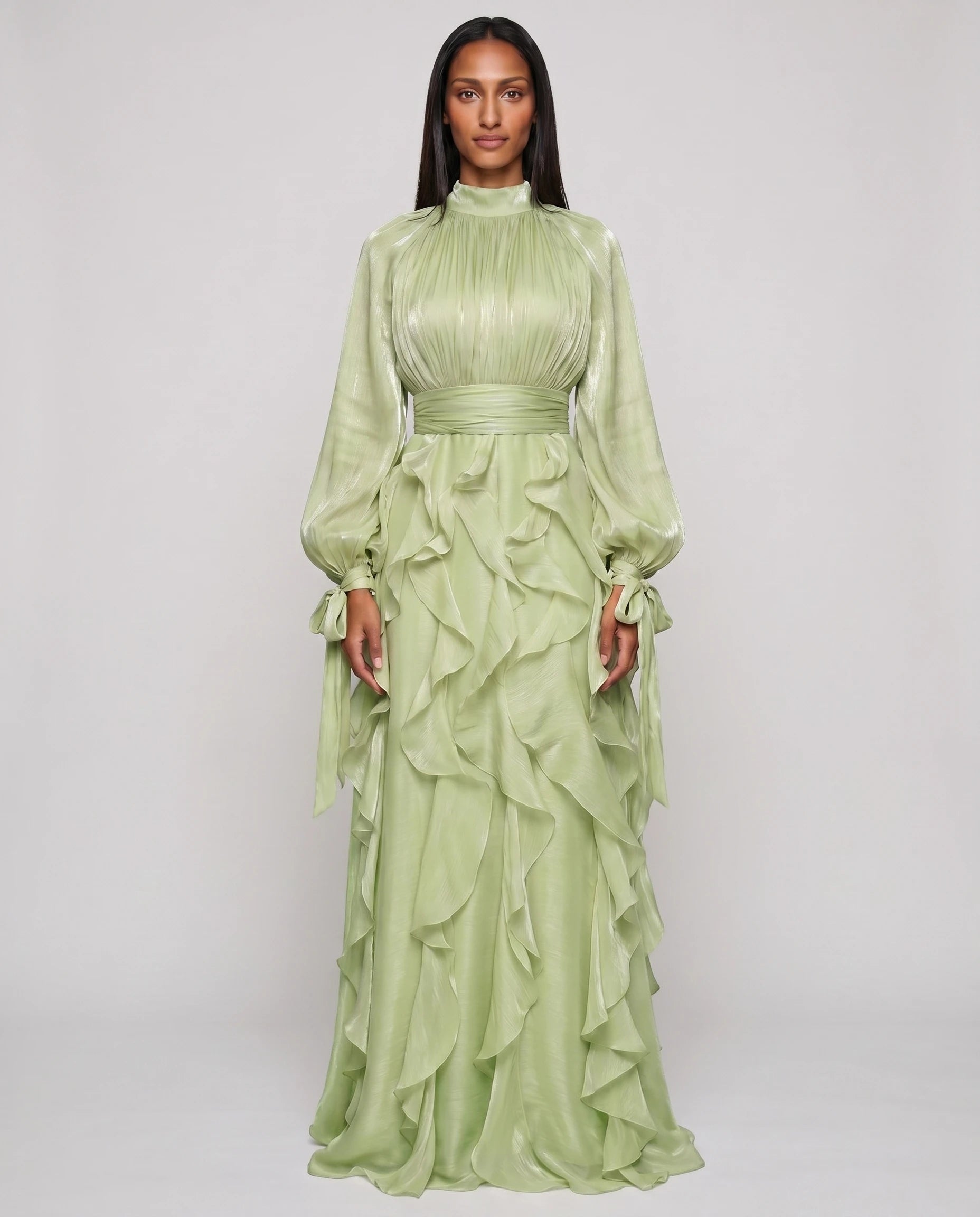 Robe de soiree longue a volants vert sauge studio face