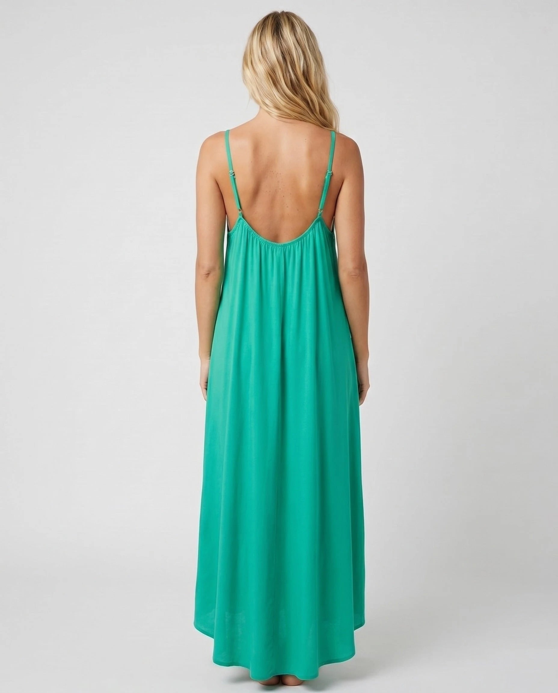 Robe longue dentelle vert jade studio dos nu