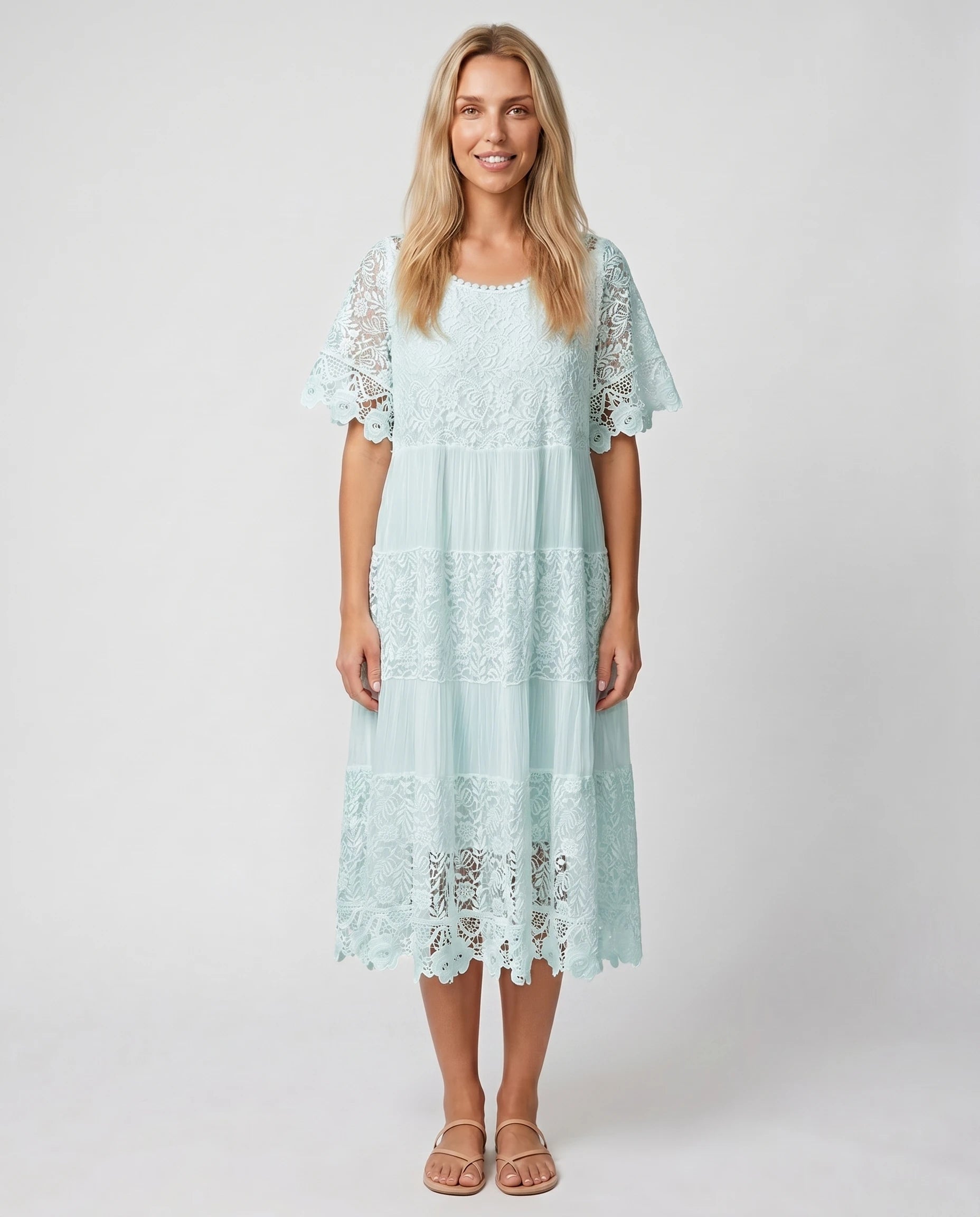 Robe midi en dentelle vert d eau studio face